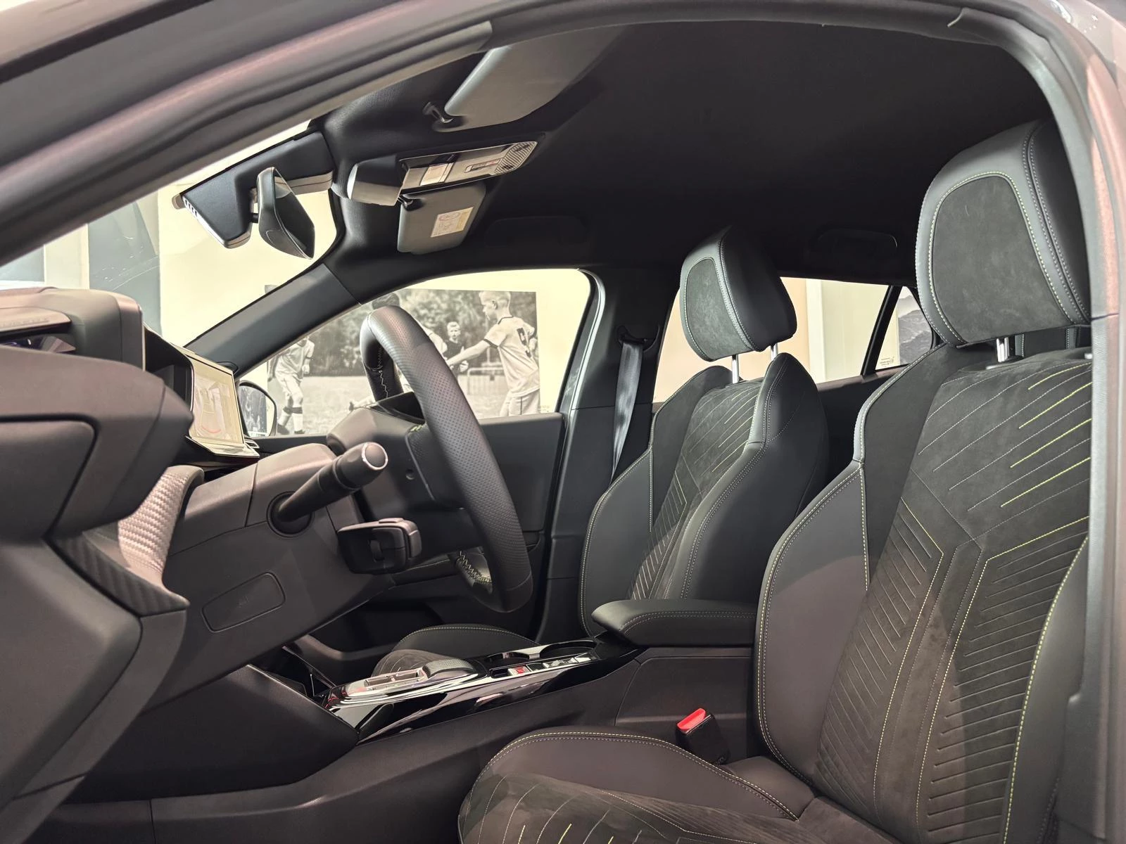 Peugeot e-2008 EV GT 54 kWh