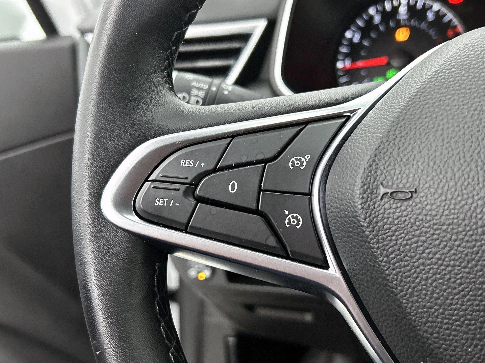 Renault-Clio-image-5