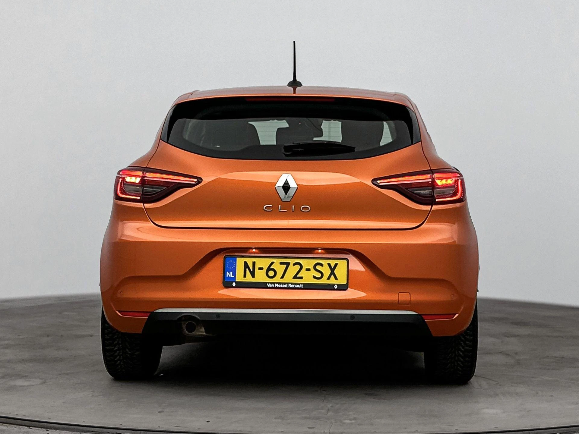 Renault-Clio-image-2
