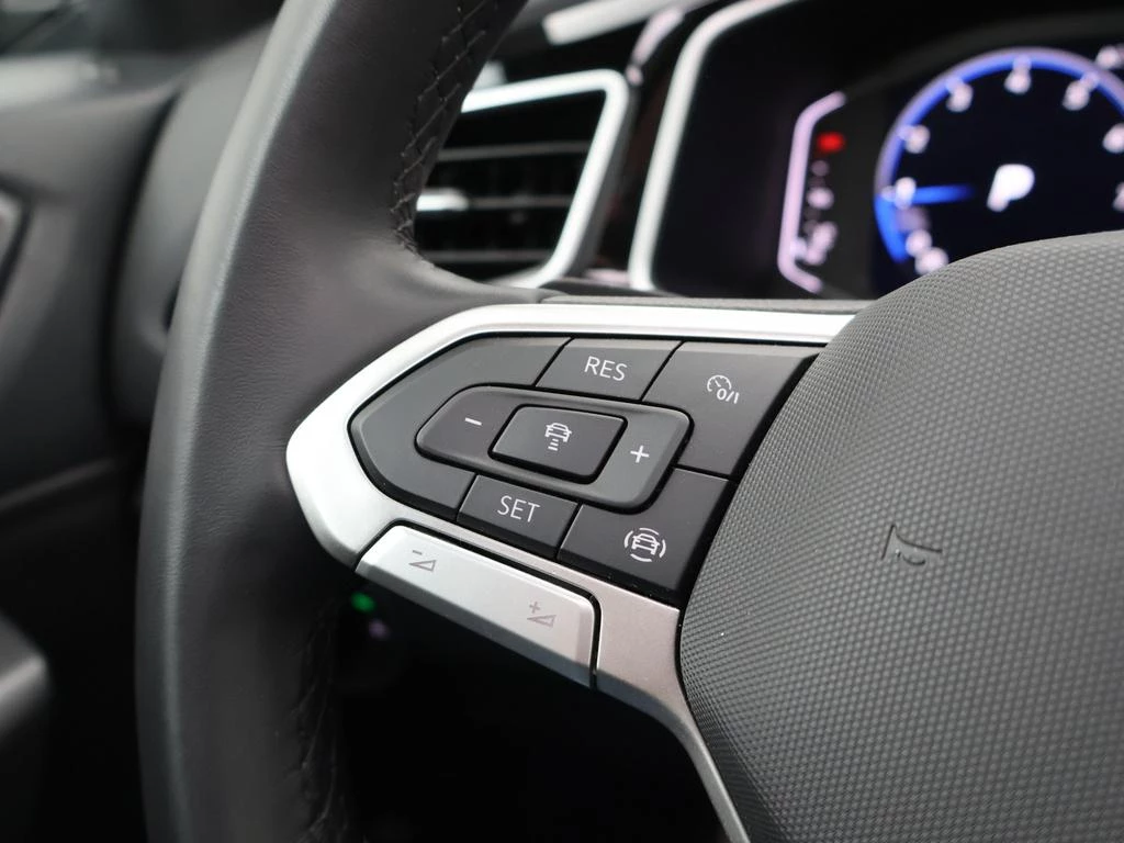 Volkswagen T-Roc T-Roc R-Line Business 1.5TSI 150PK *AUTOMAAT*PANODAK*SPORTZETELS*CAMERA*PDC*ACC*NAVI*...*