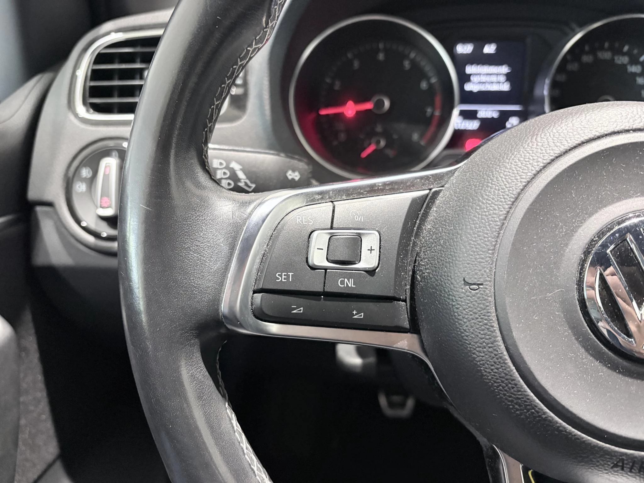 Volkswagen-Polo-image-15