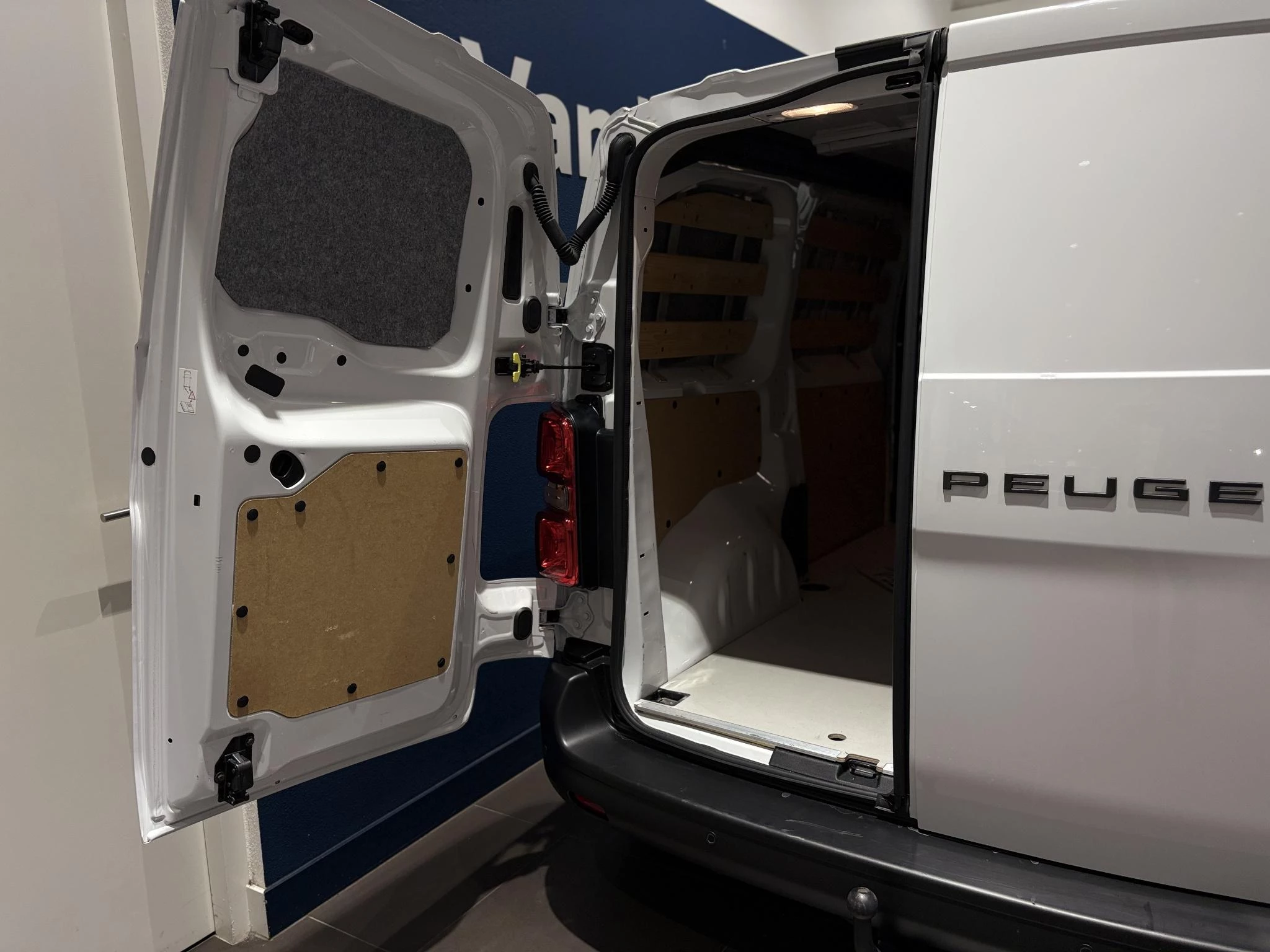 Peugeot-Expert-image-23