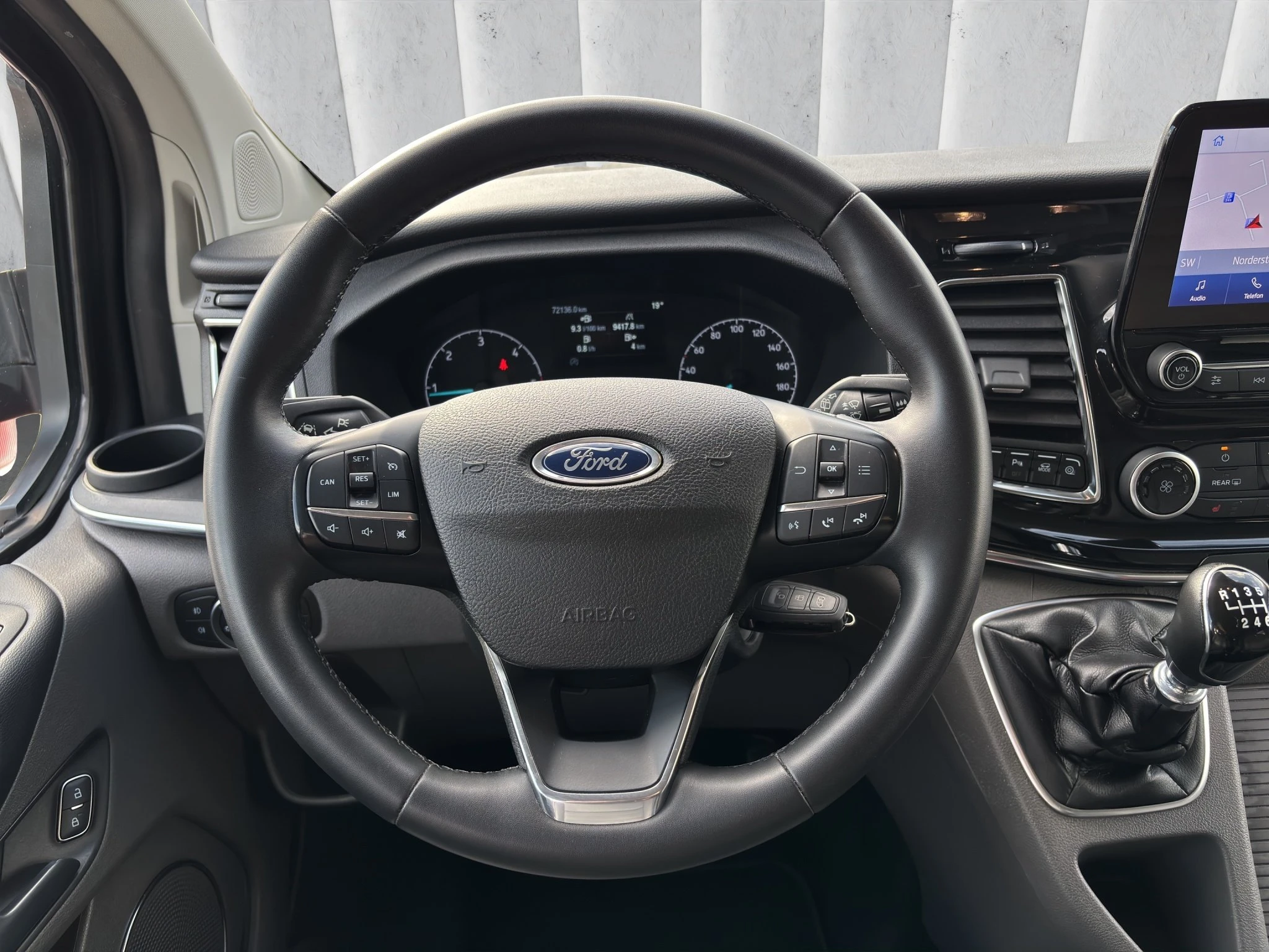 Ford-Tourneo Custom-image-12