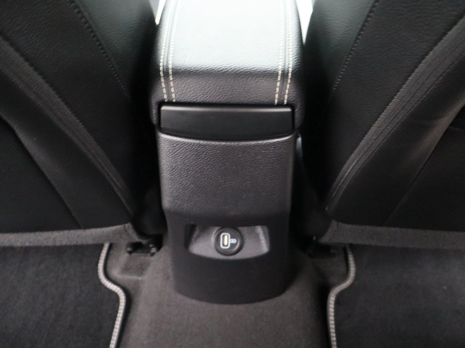 Kia-Stonic-image-33