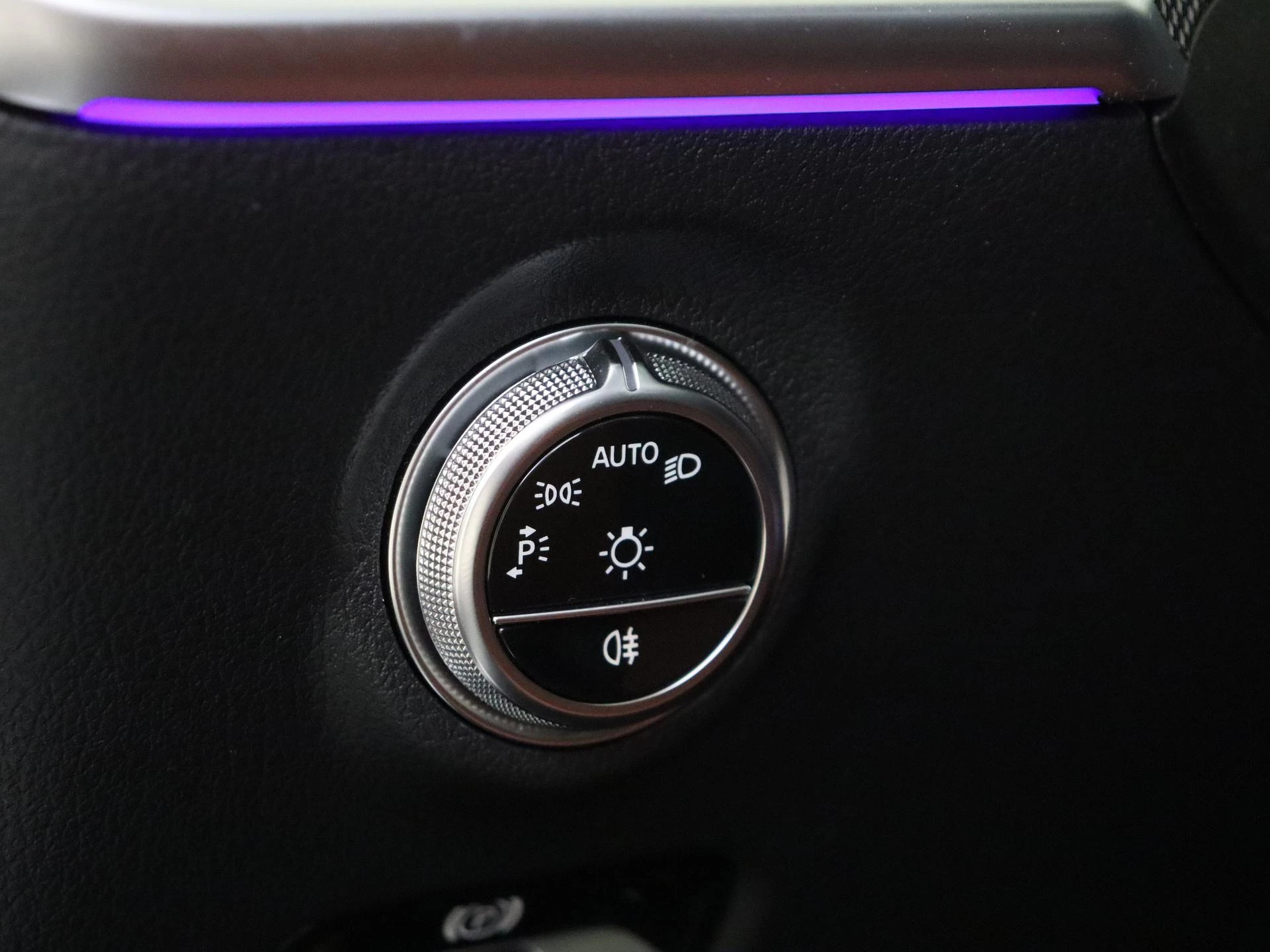 Mercedes-Benz-C-Klasse-image-27