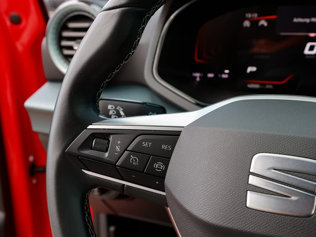SEAT-Arona-image-14