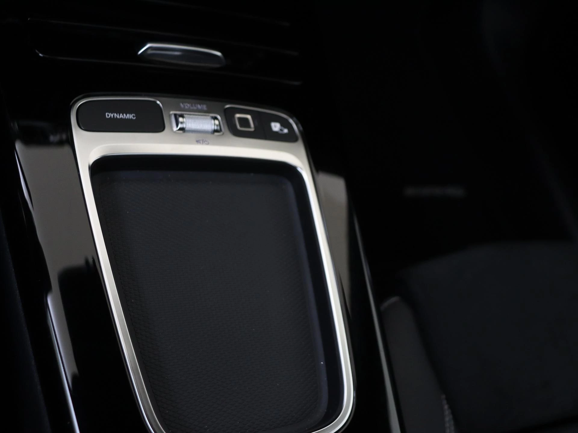 Mercedes-Benz-CLA-image-23