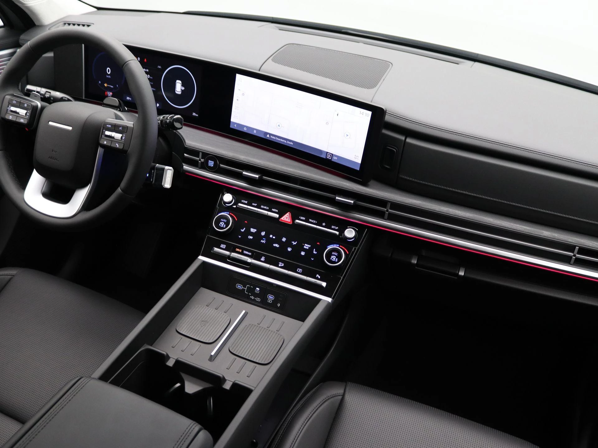 Hyundai-Santa Fe-image-32