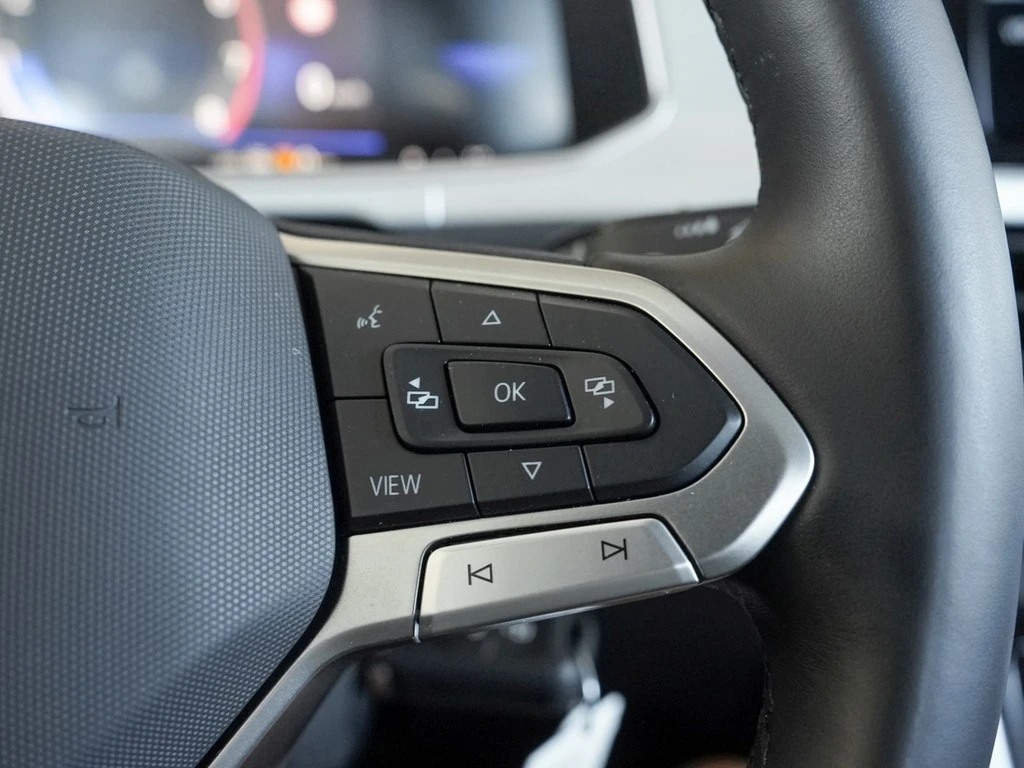 Volkswagen-T-Roc-image-16