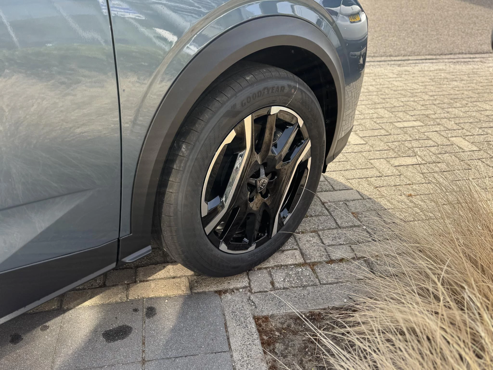 Peugeot-e-5008-image-14