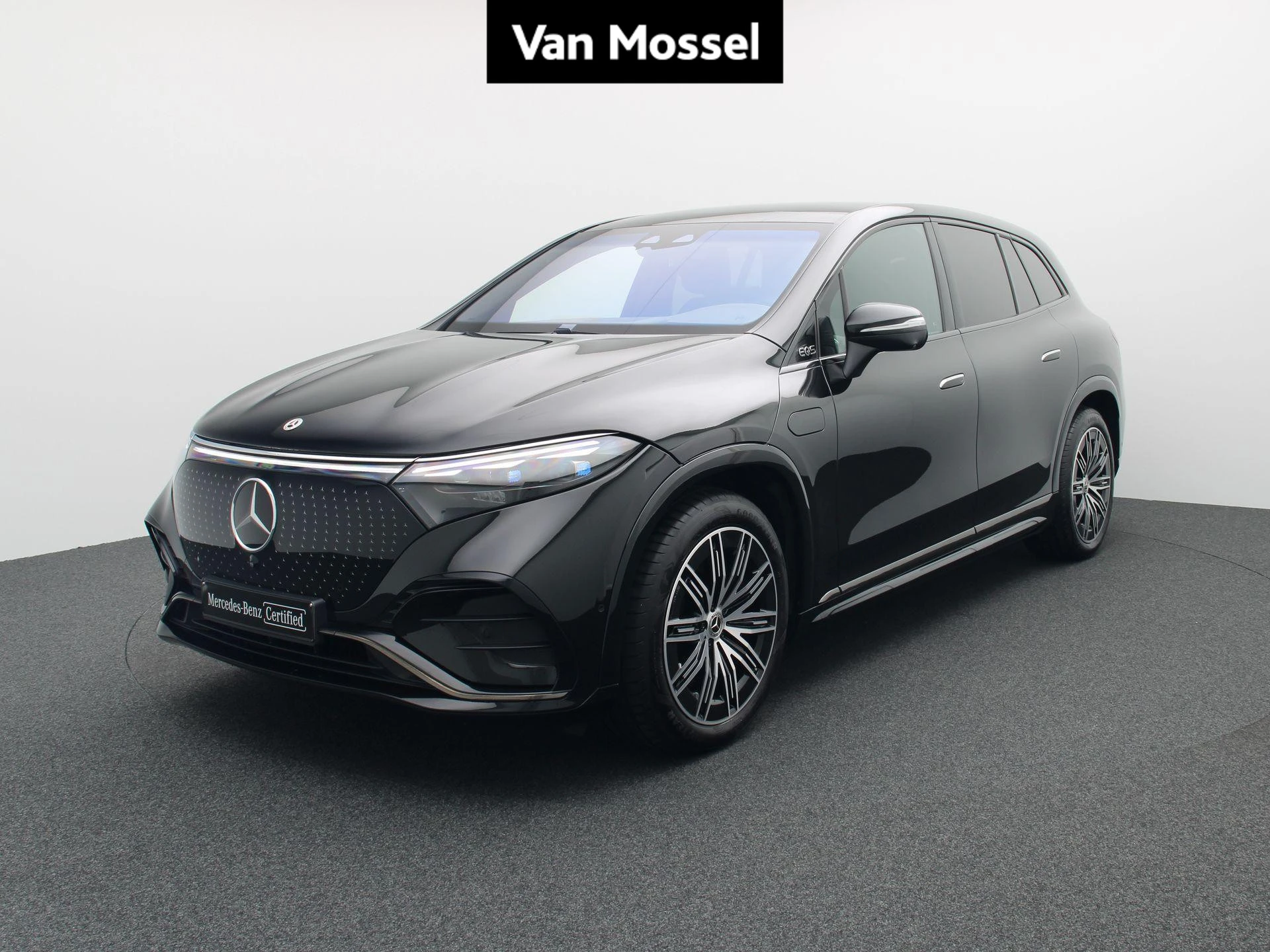 Mercedes-Benz-EQS-image-0