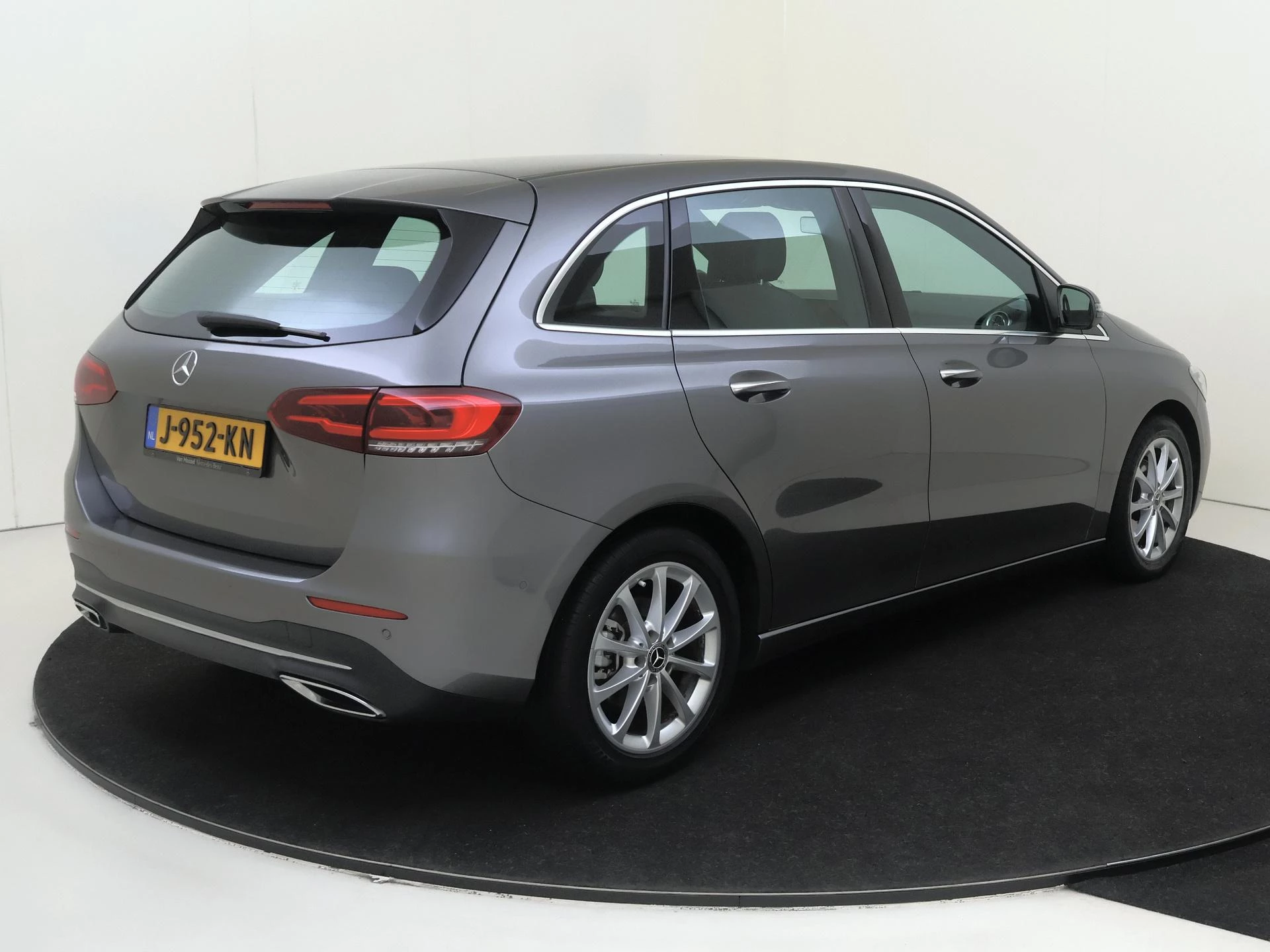 Mercedes-Benz B-Klasse 180 Launch Edition Premium