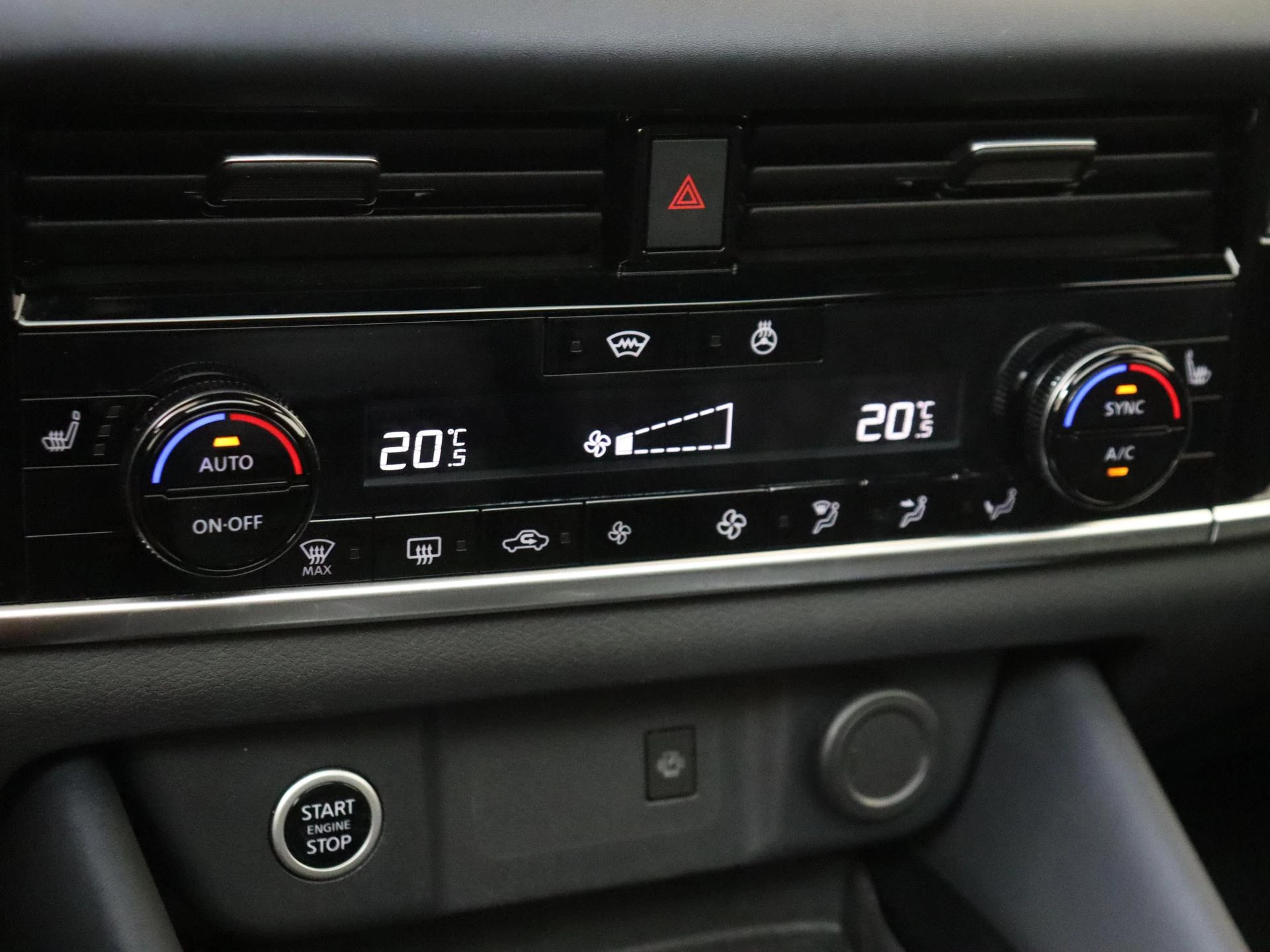 Nissan-QASHQAI-image-18