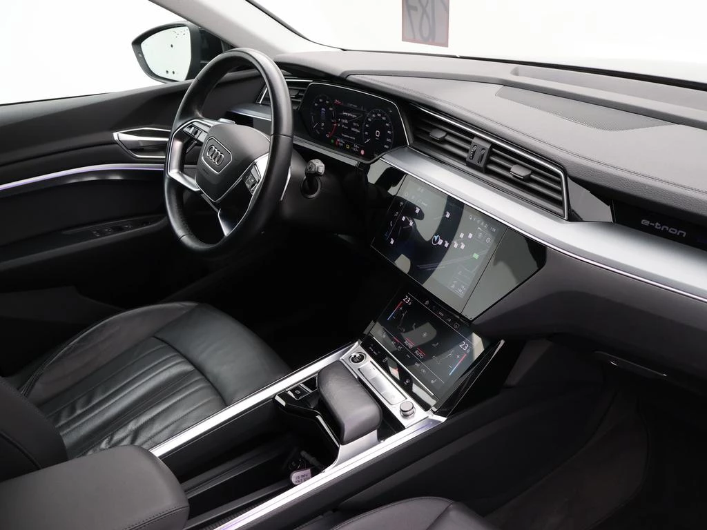 Audi e-tron Audi e-tron Attraction 55 QUATTRO 408PK *AUTOMAAT*CAMERA*LEDER*PDC*ACC*NAVI*VIRTUAL COCKPIT*...*