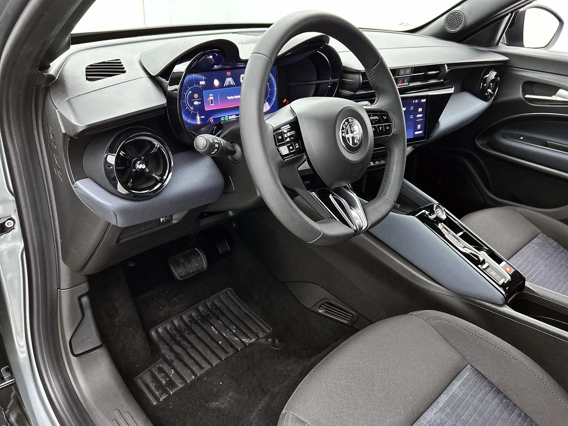 Alfa Romeo Junior 1.2 Turbo Hybrid Ibrida