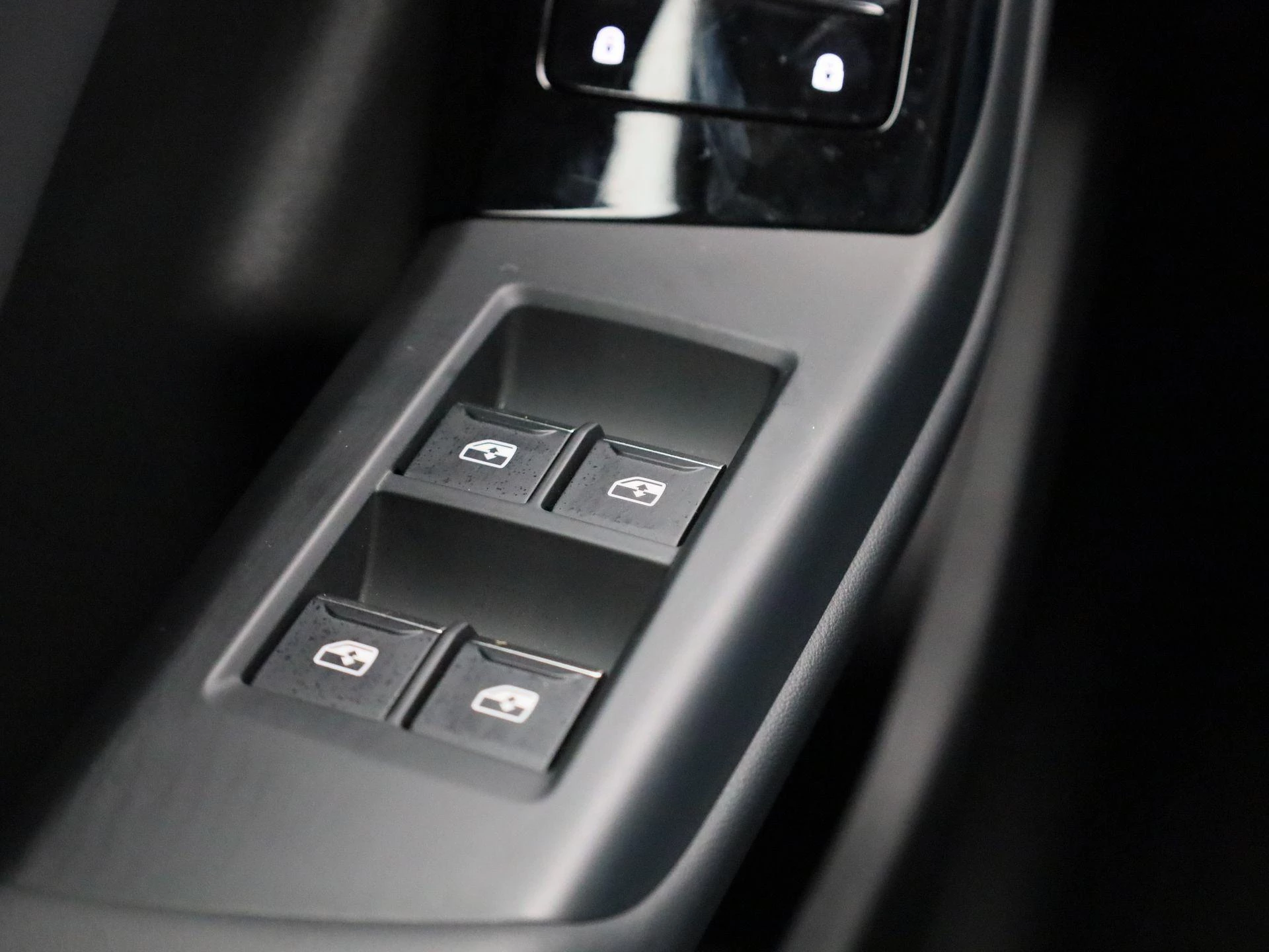 Audi-Q6 e-tron-image-37