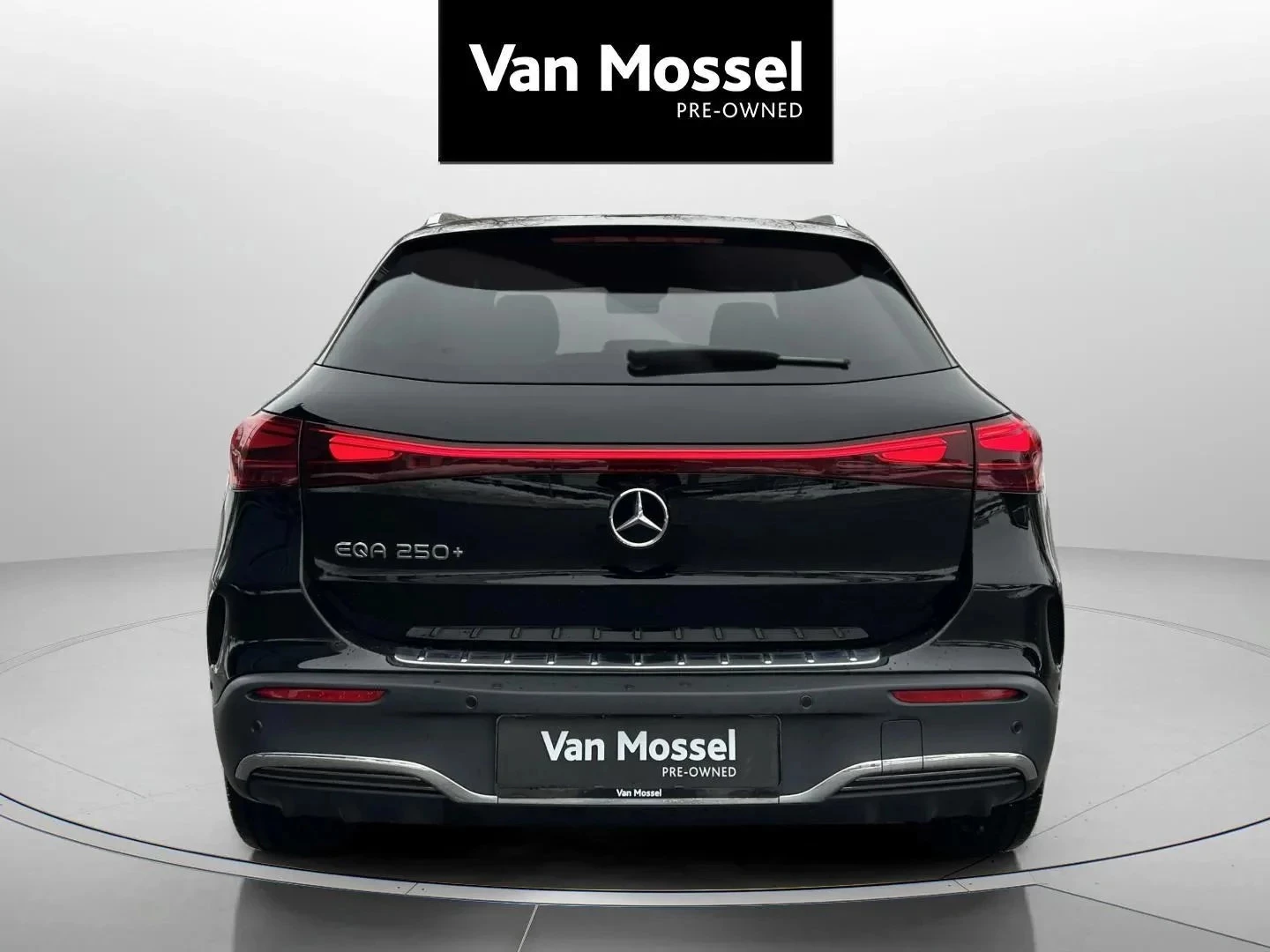 Mercedes-Benz-EQA-image-5