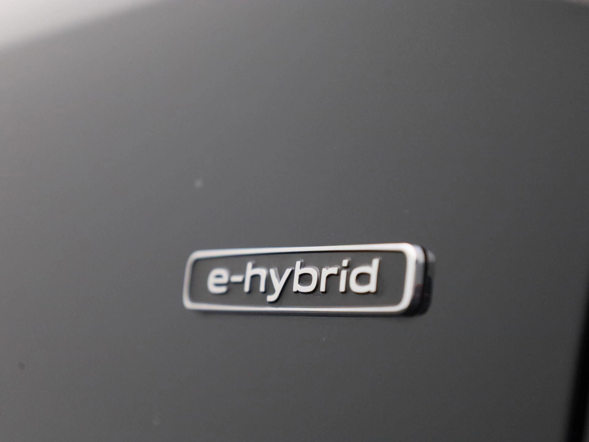 Audi A6 Avant 2.0 e-hybrid quattro S Competition 367 PK