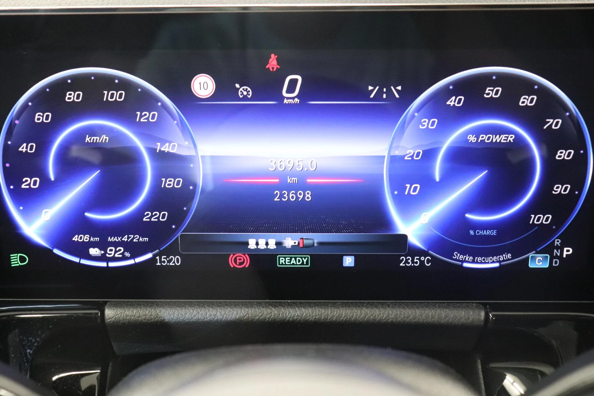 Mercedes-Benz-EQA-image-10