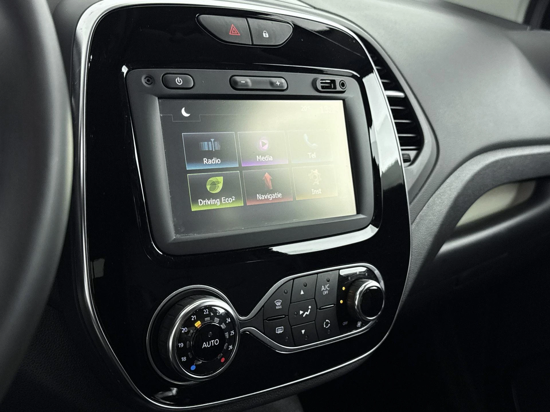Renault-Captur-image-11