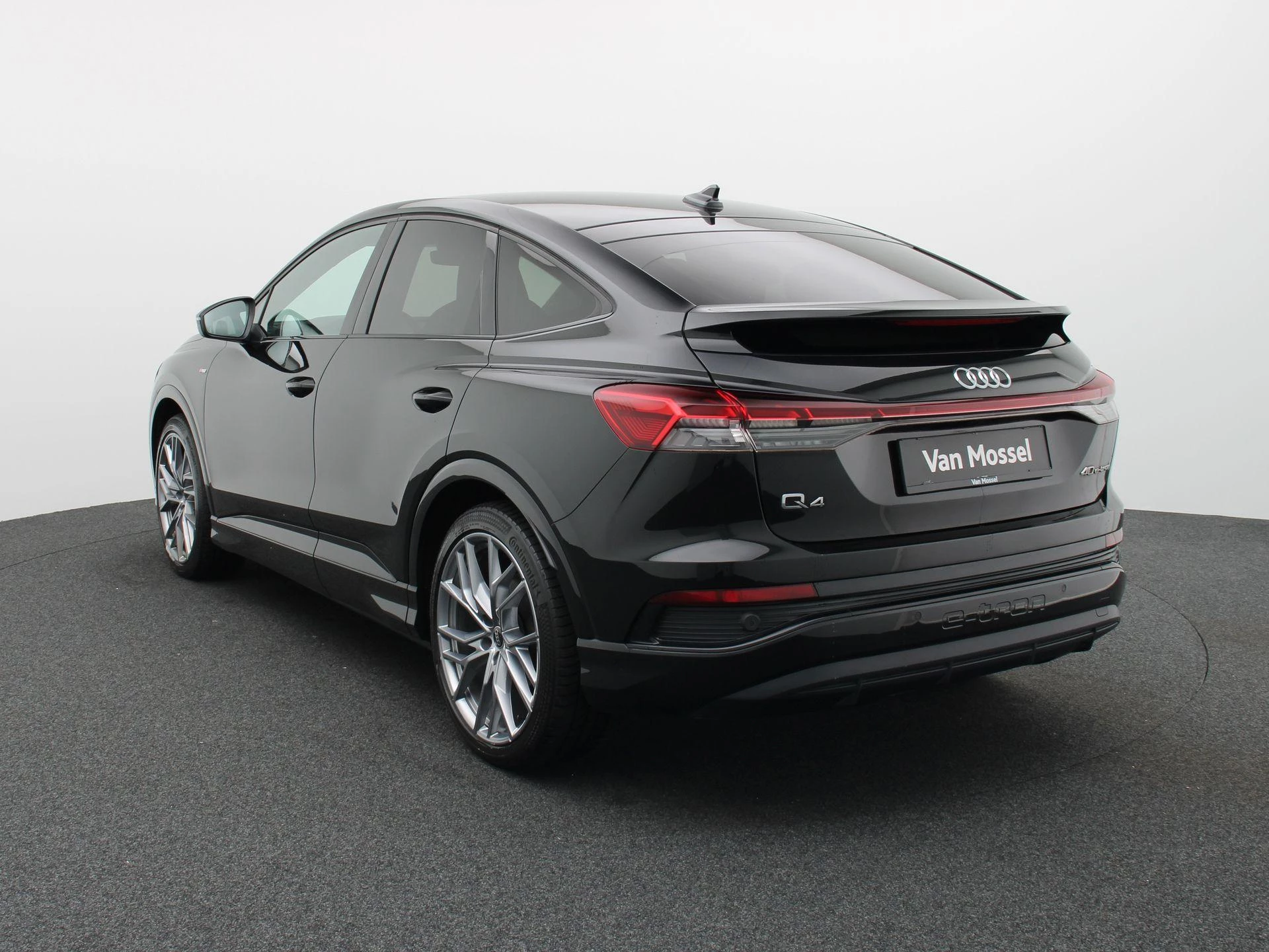 Audi-Q4 Sportback e-tron-image-1