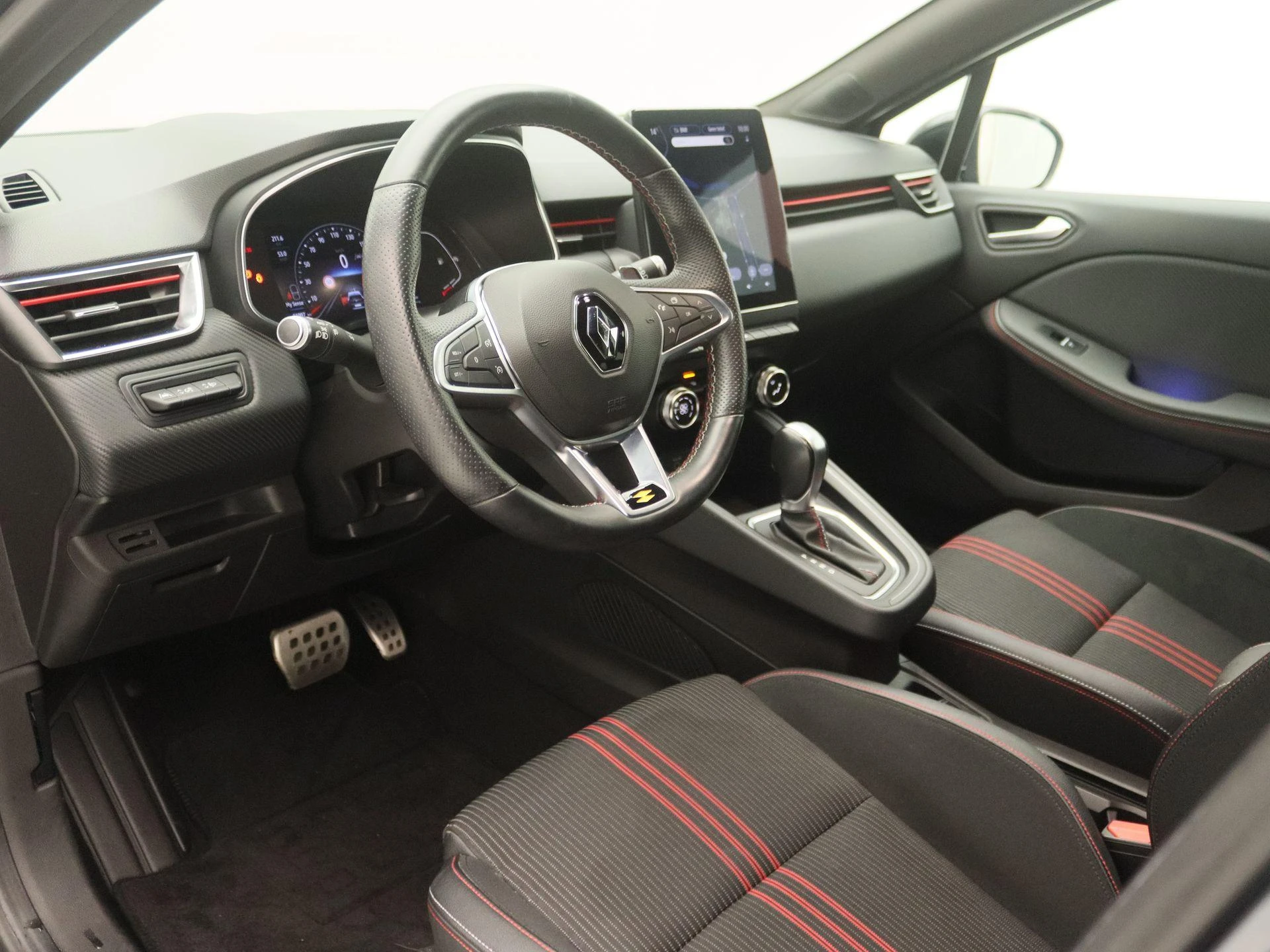 Renault-Clio-image-22
