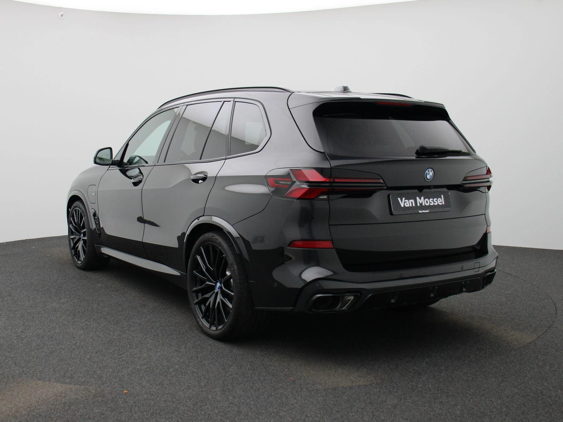 BMW-X5-image-1