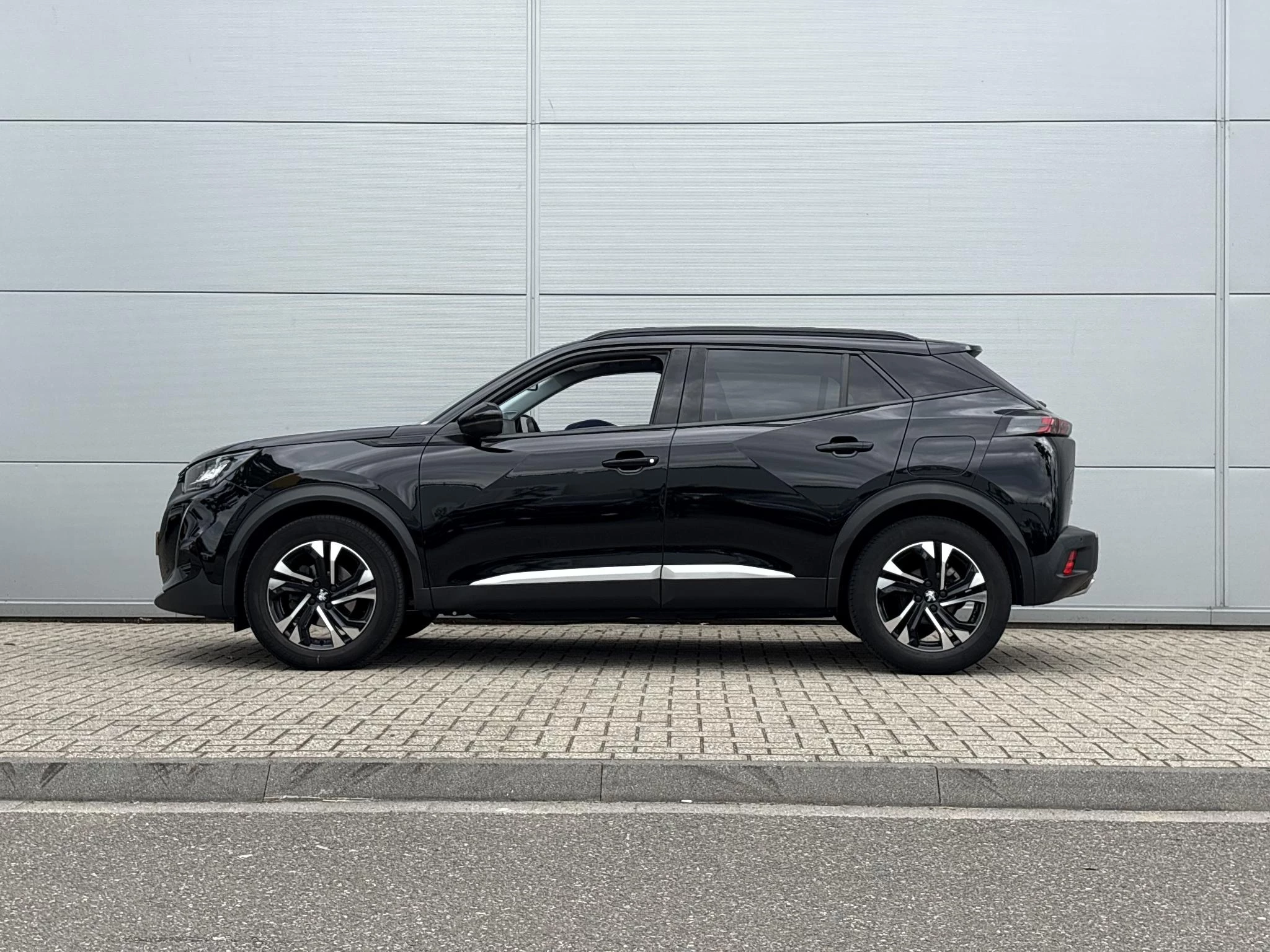 Peugeot 2008 1.2 PureTech Blue Lease Allure