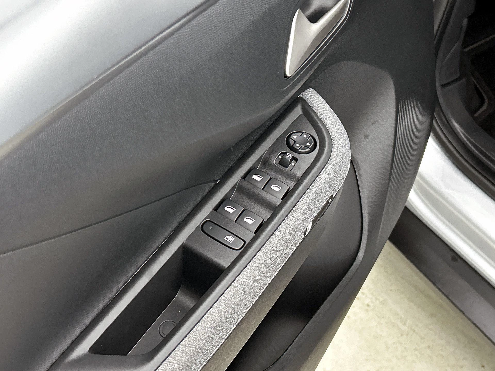 Opel-Frontera-image-32