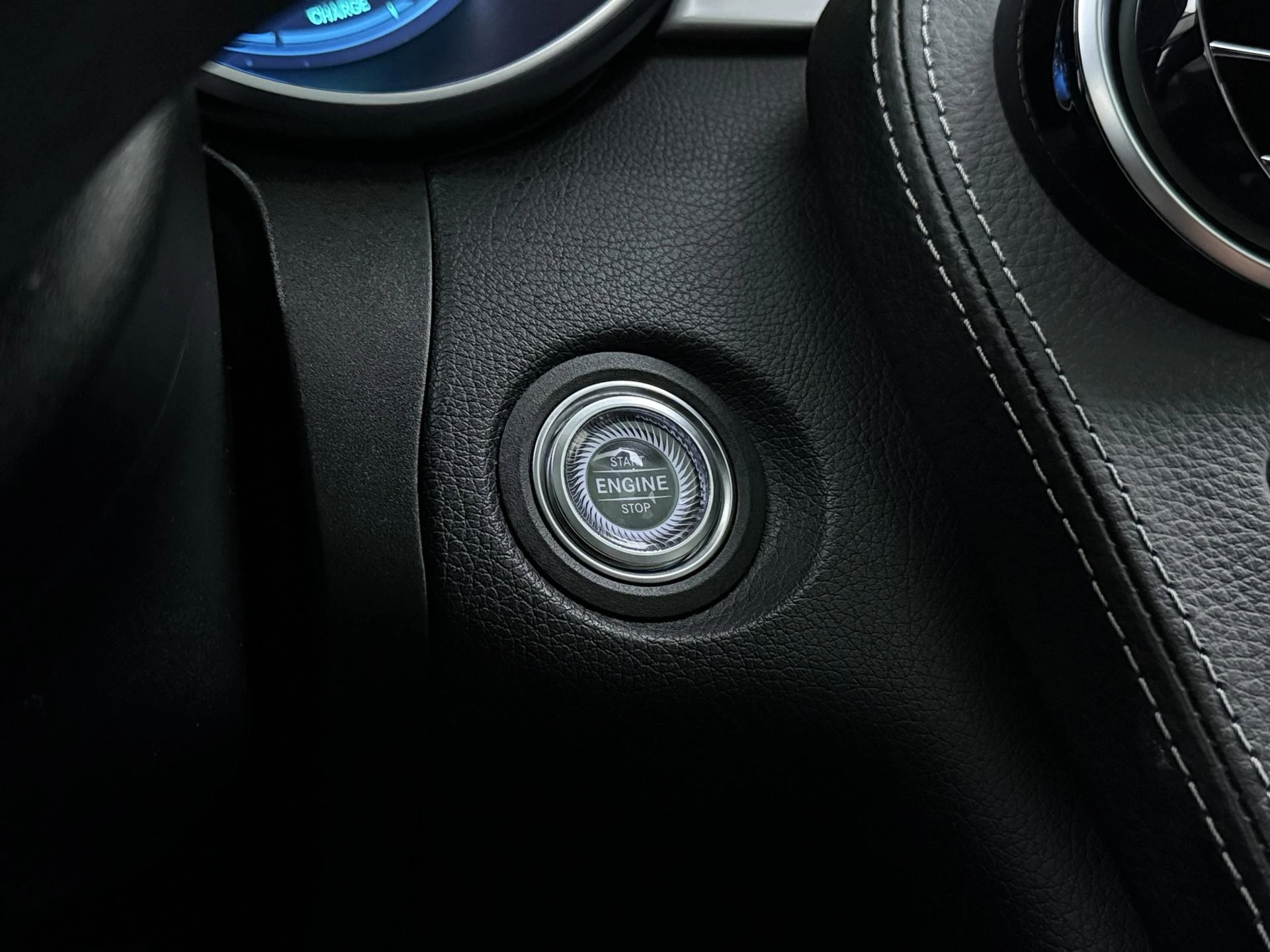 Mercedes-Benz-GLC-image-24