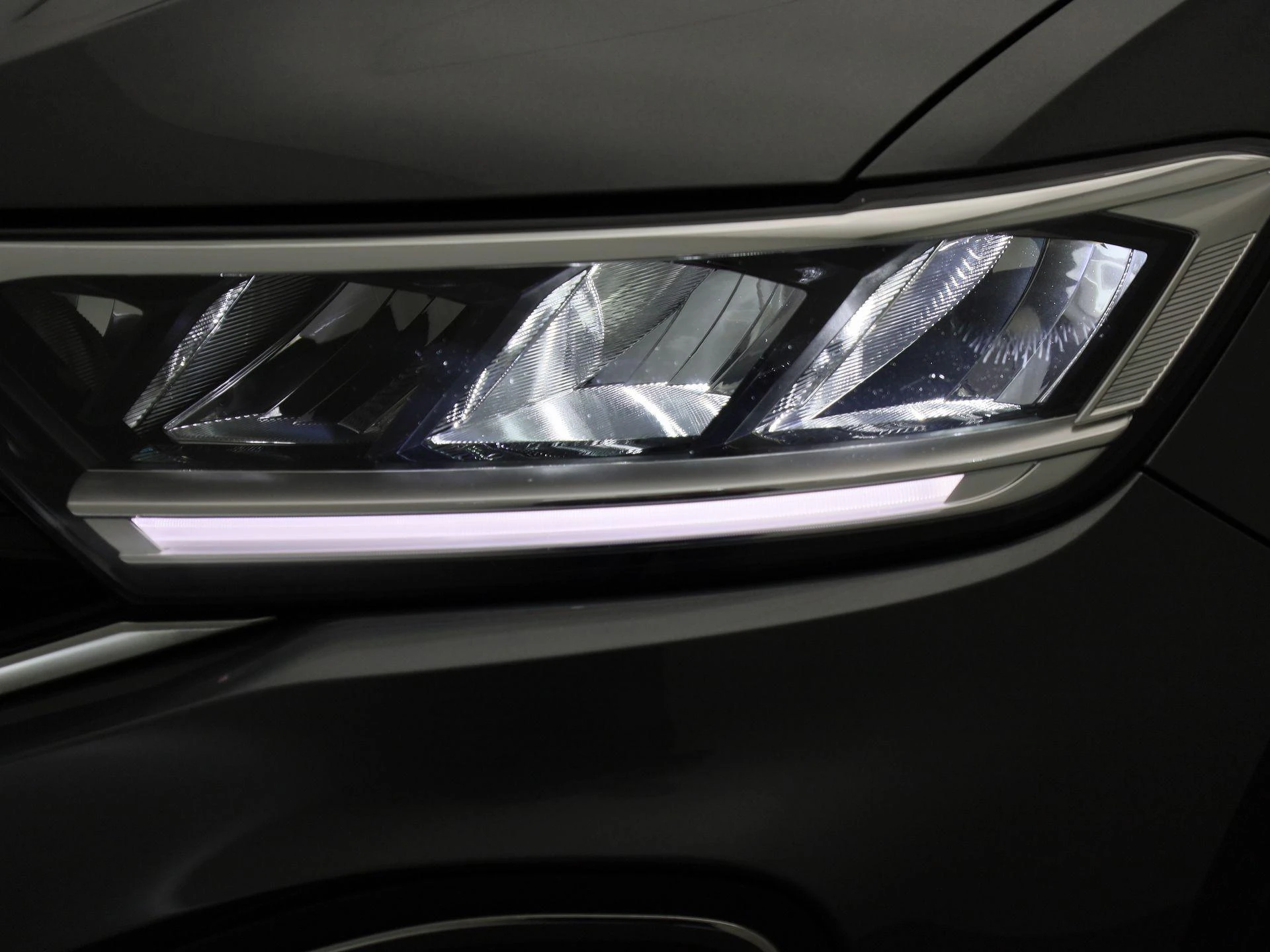 Volkswagen-T-Roc-image-12