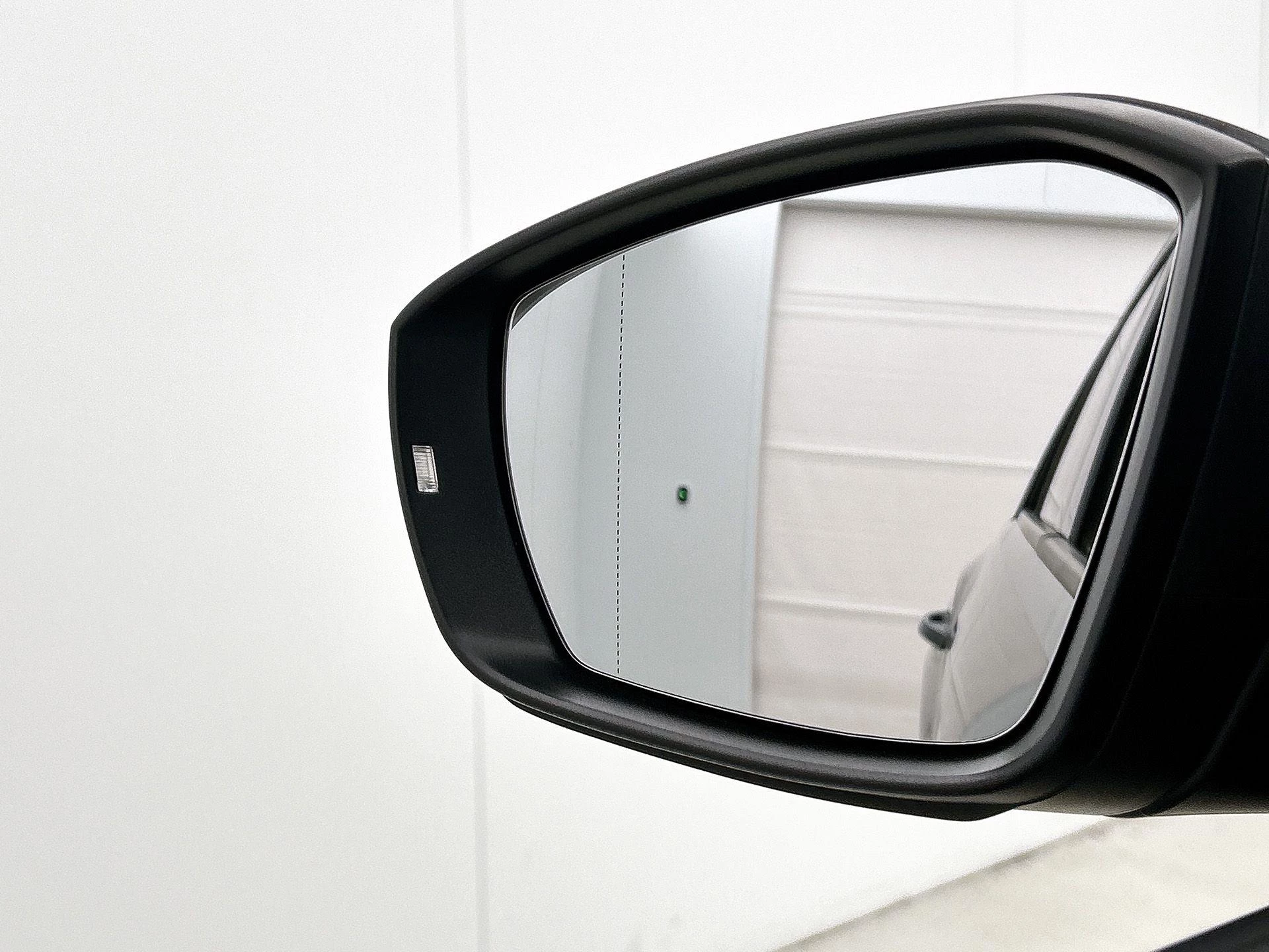 Volkswagen-T-Roc-image-16