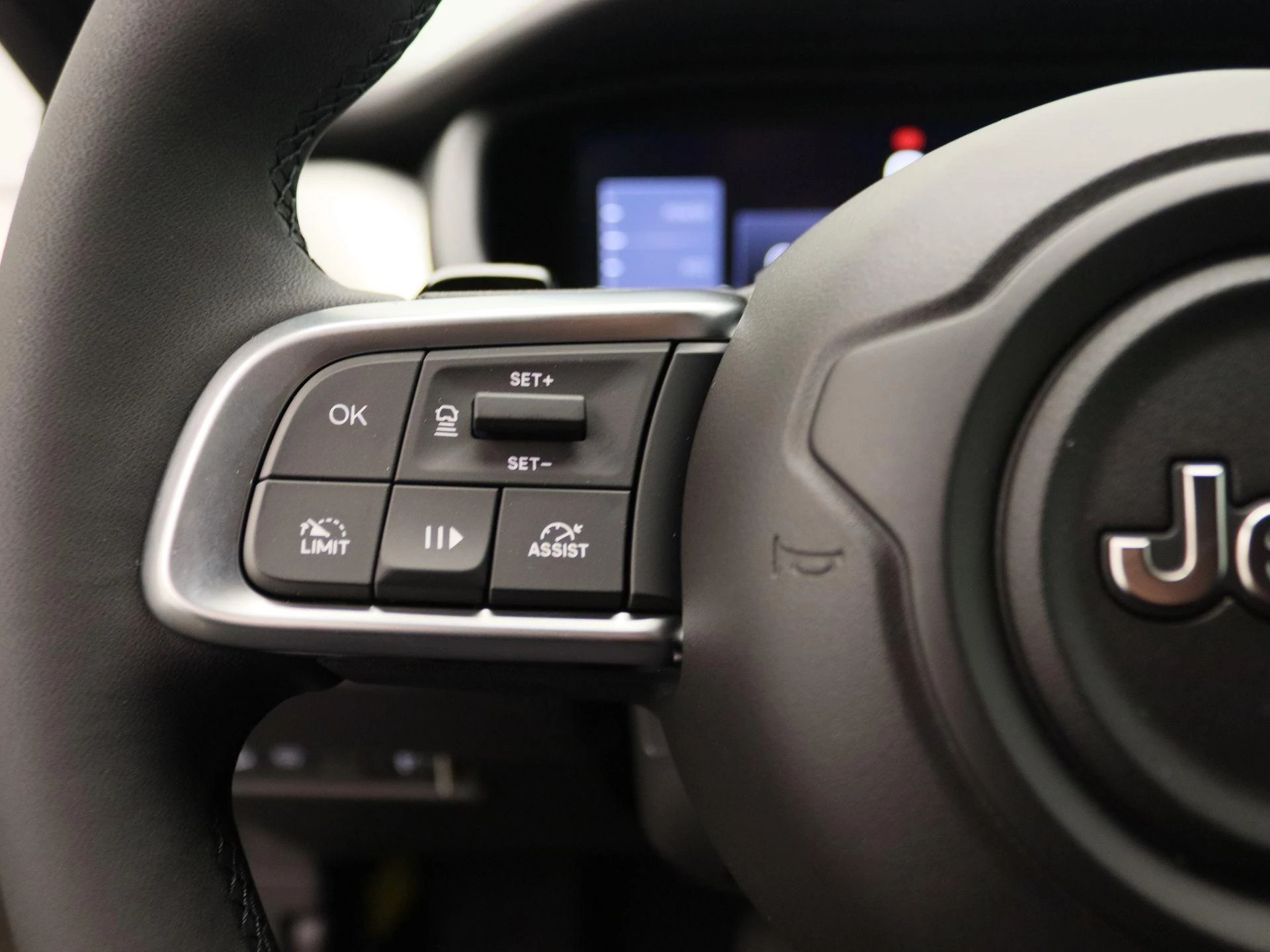 Jeep Avenger 1.2 e-Hybrid Summit