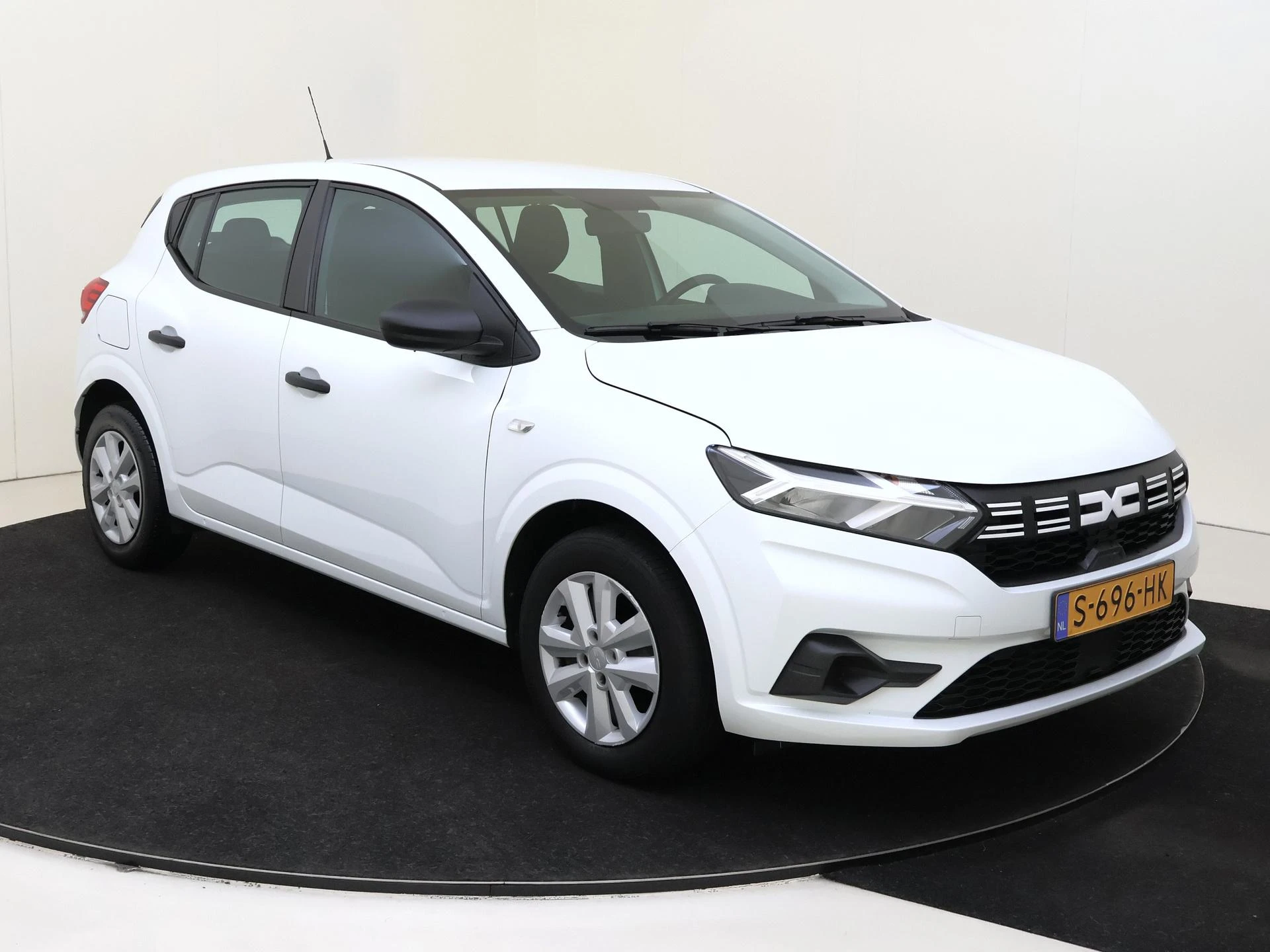 Dacia-Sandero-image-1