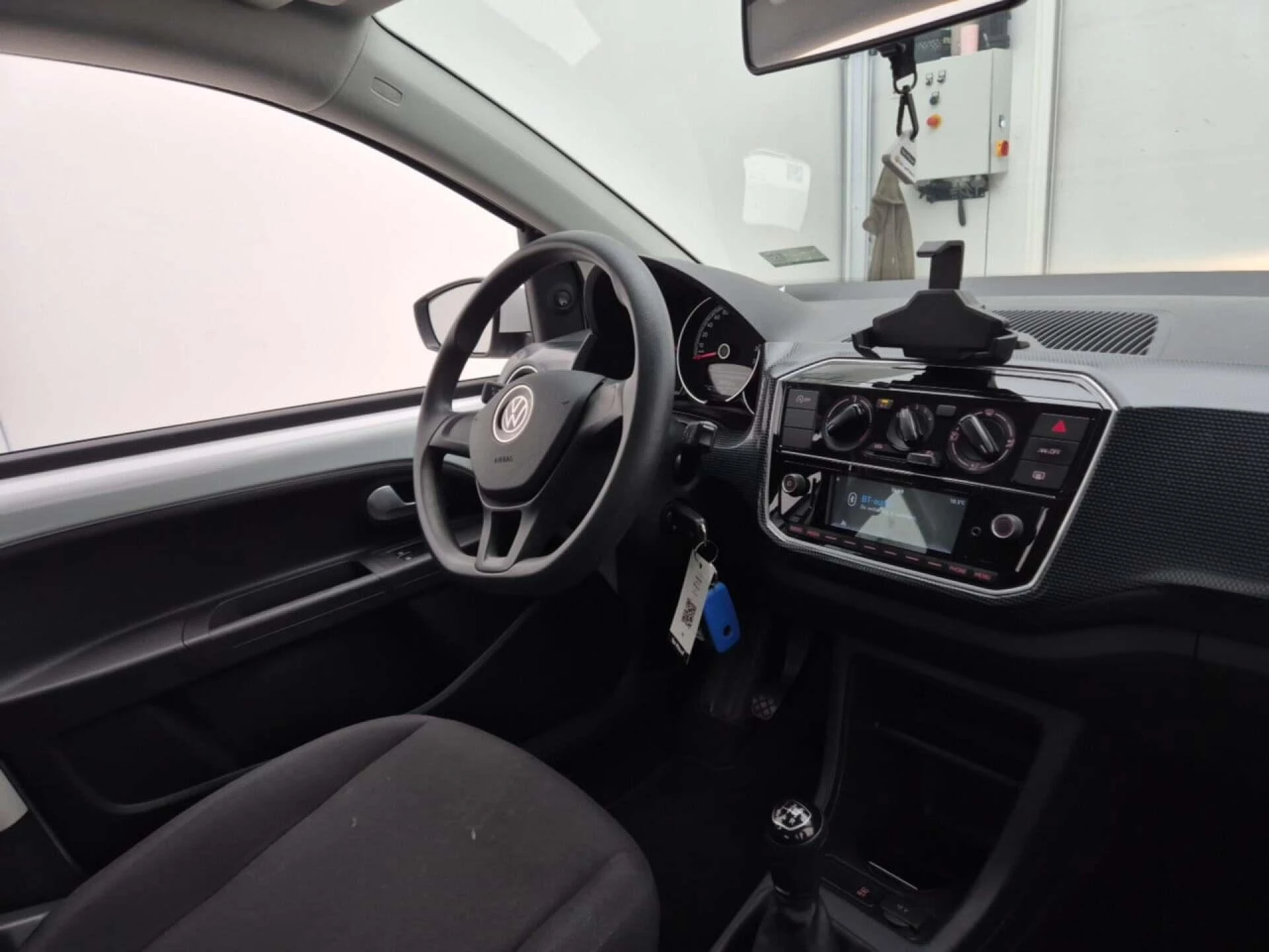 Volkswagen-up!-image-2