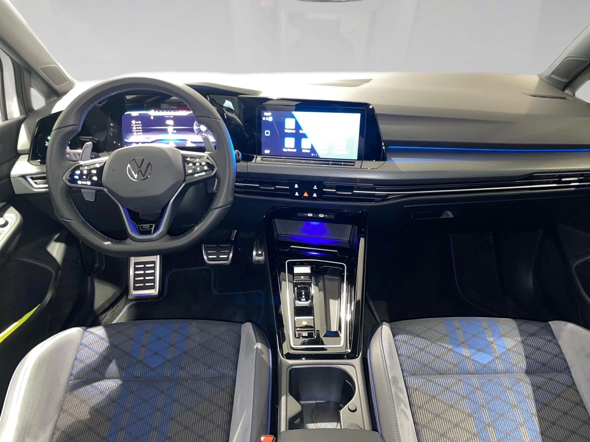 Volkswagen-Golf-image-4