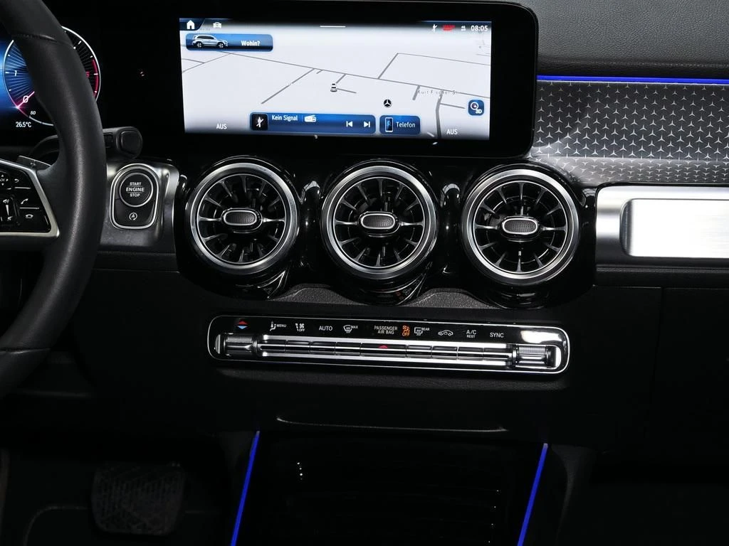Mercedes-Benz-GLB 200 d-image-11