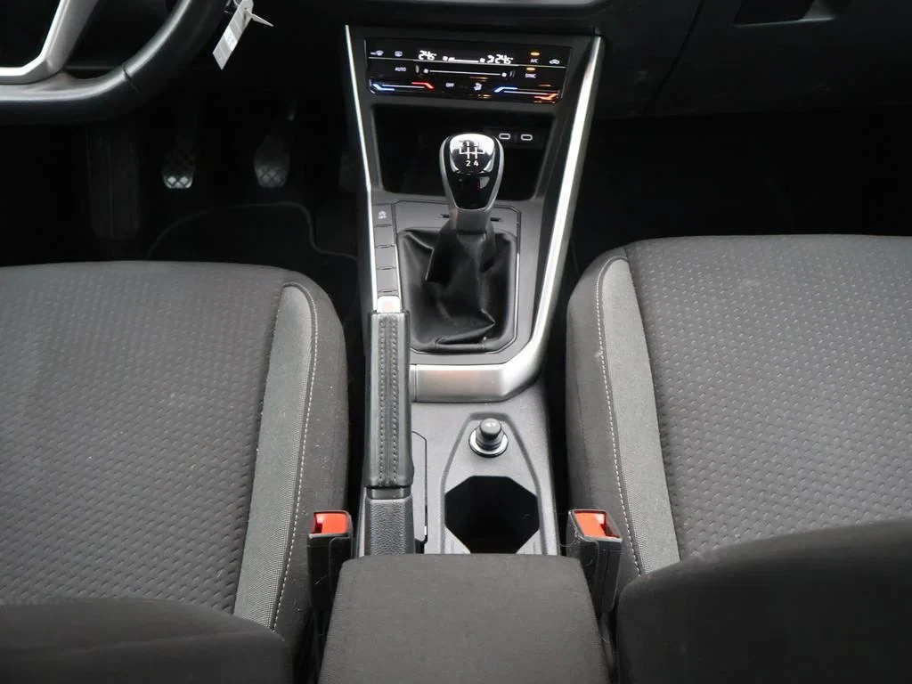 Volkswagen-Polo-image-15
