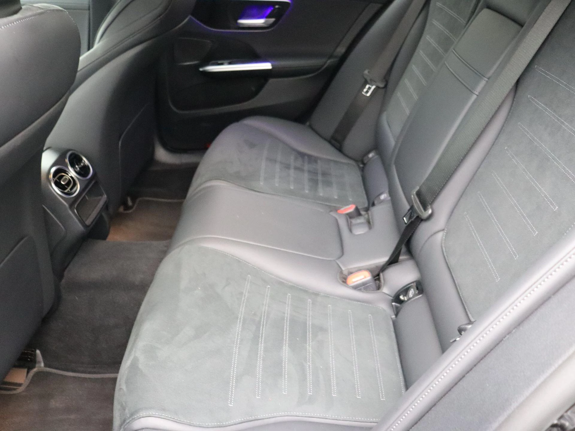 Mercedes-Benz C-Klasse 300 e AMG Line Berline + CARPLAY + LED + CAMERA + NIGHTPAKKET +