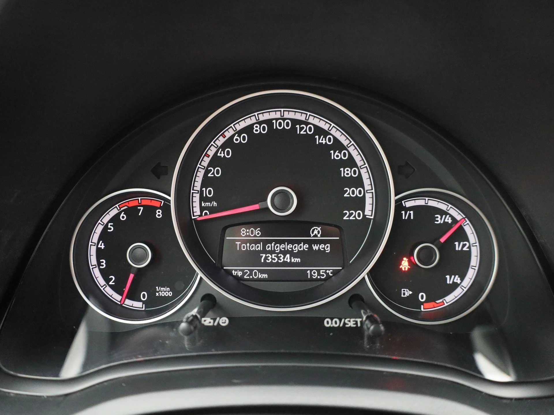 Volkswagen-up!-image-16