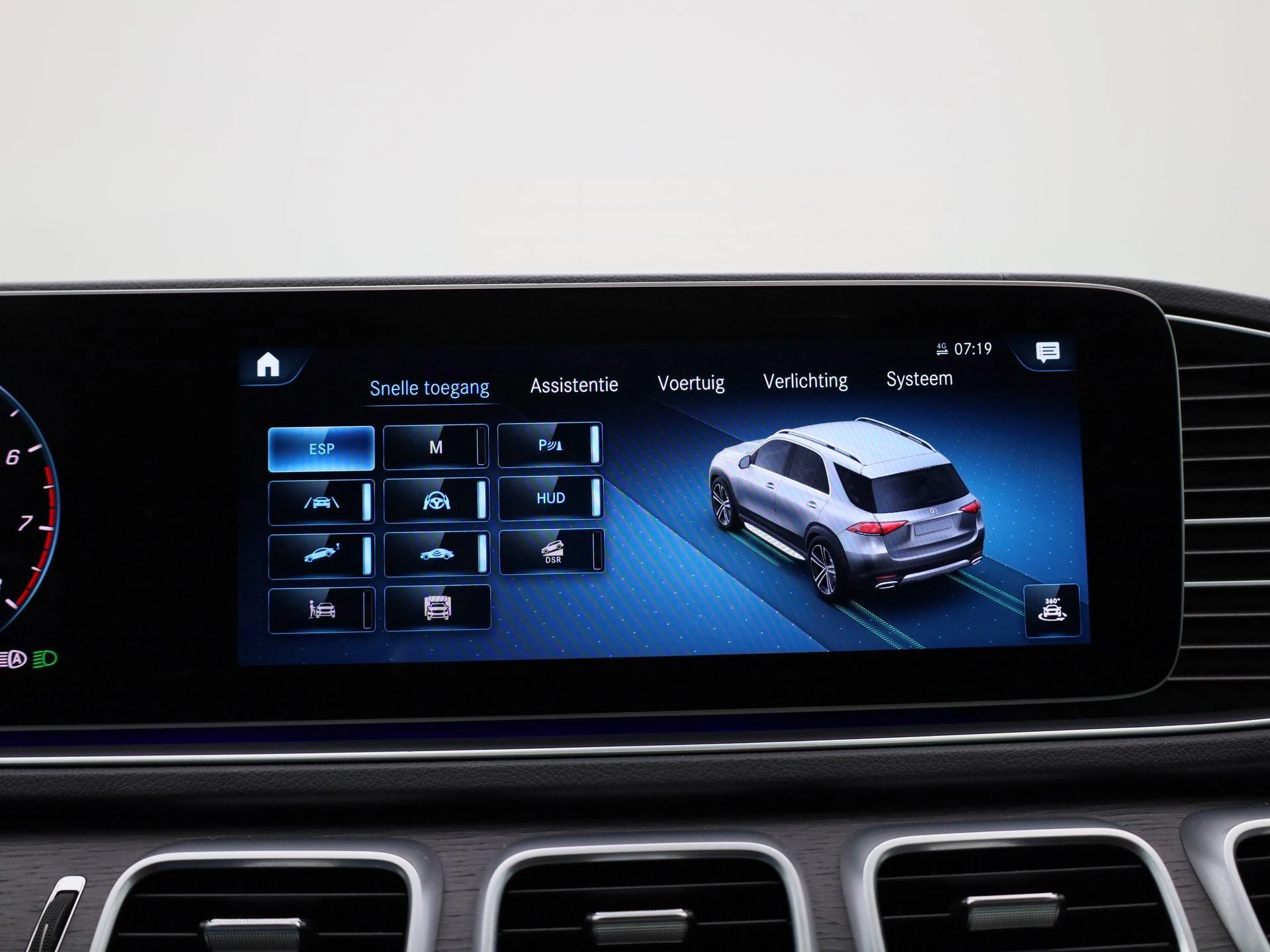 Mercedes-Benz-GLE-image-27