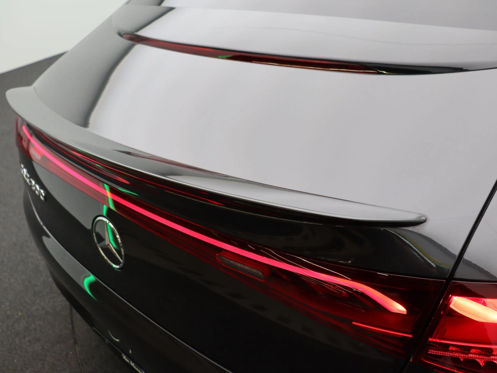 Mercedes-Benz EQE 300 AMG Line + AIRMATIC + PANORAMISCH DAK +