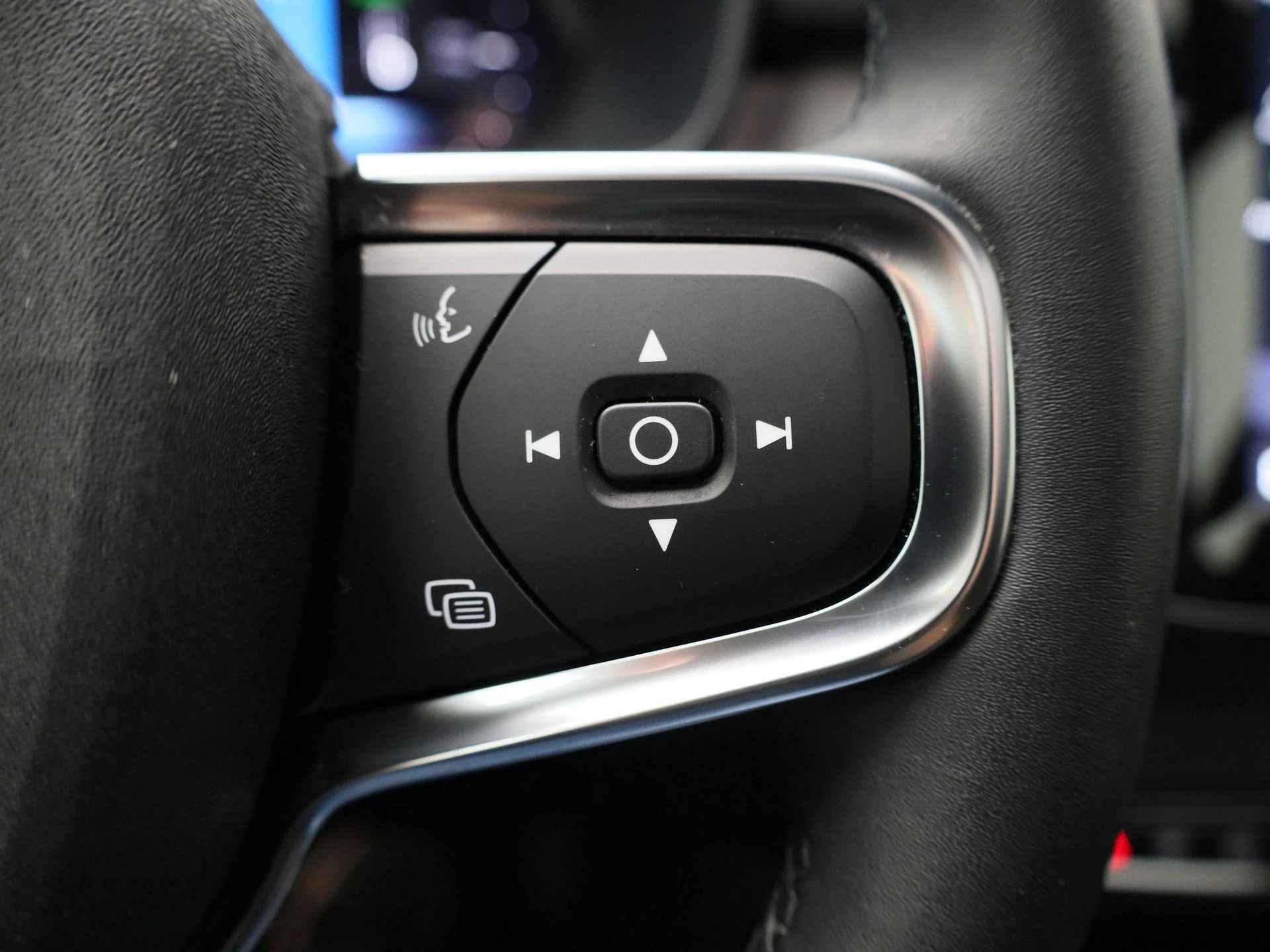 Volvo-C40-image-17