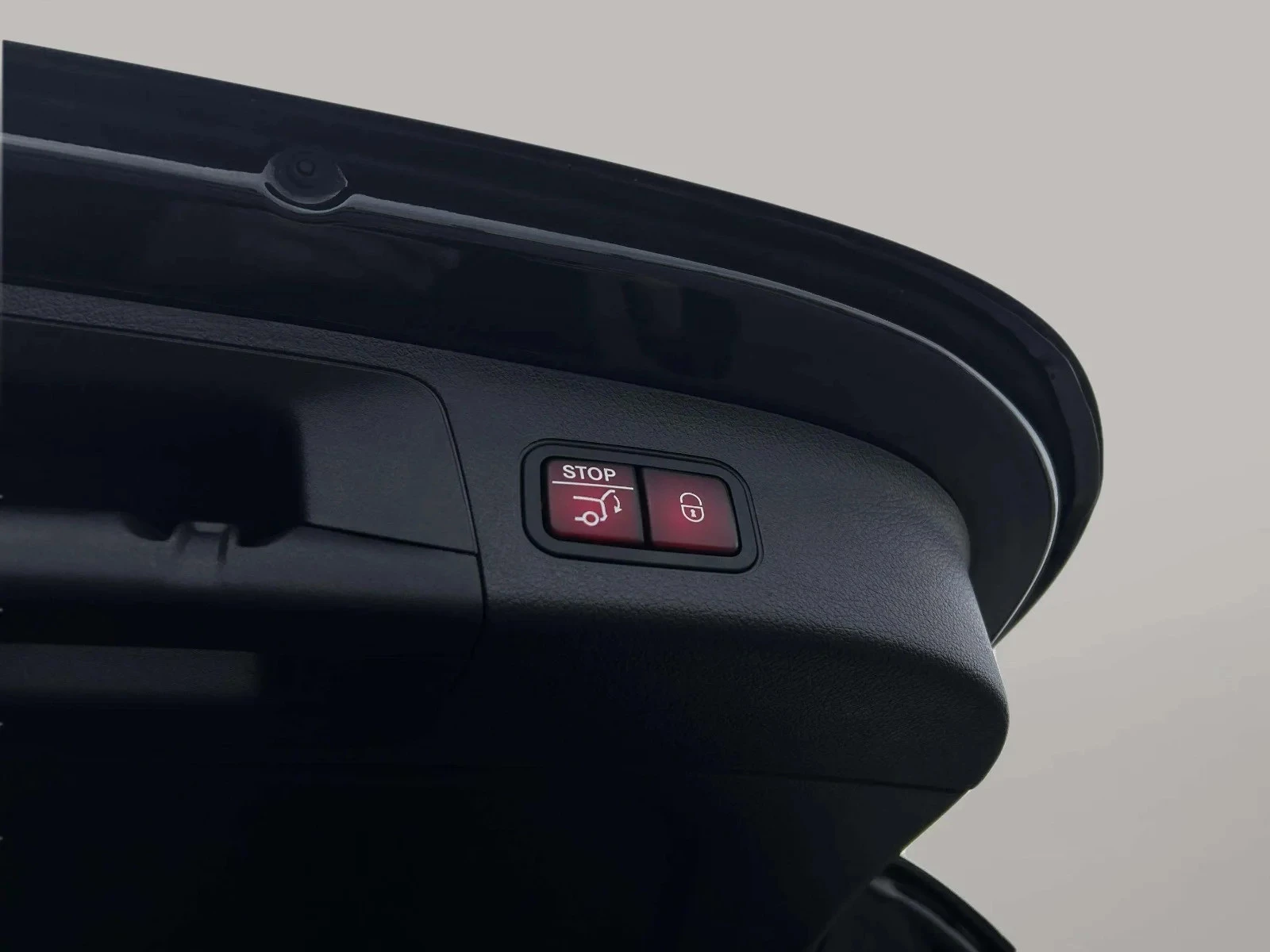 Mercedes-Benz-EQA-image-22