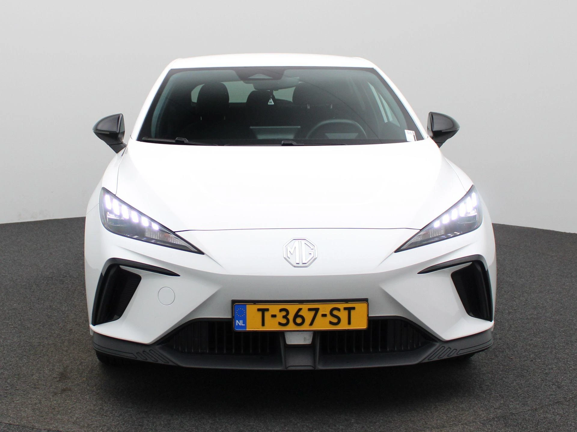 MG-MG4 EV-image-2