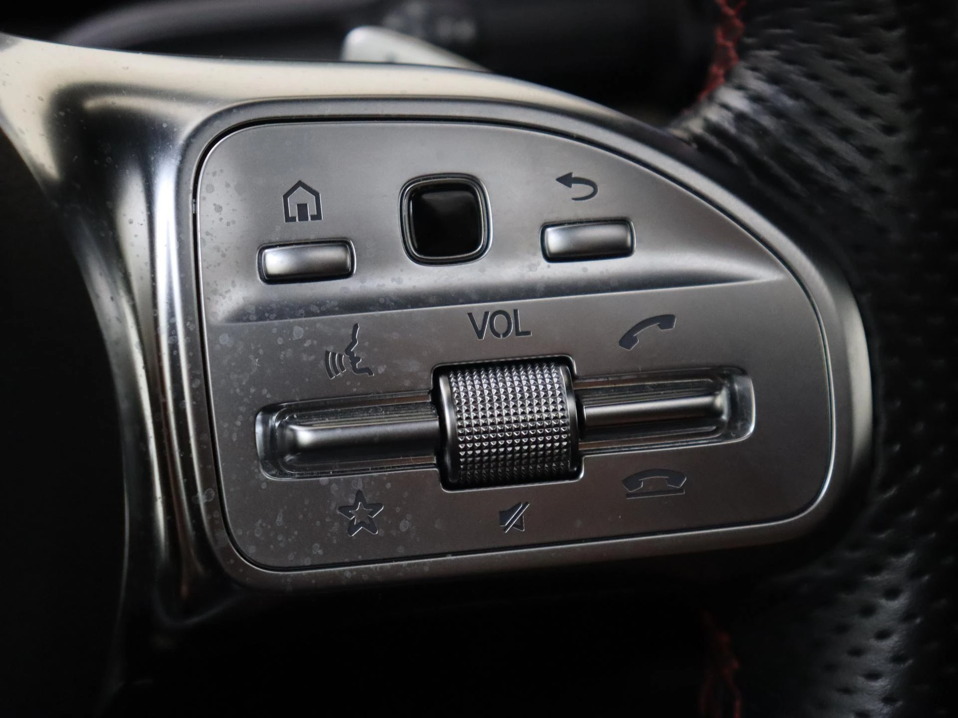 Mercedes-Benz-CLA-image-13