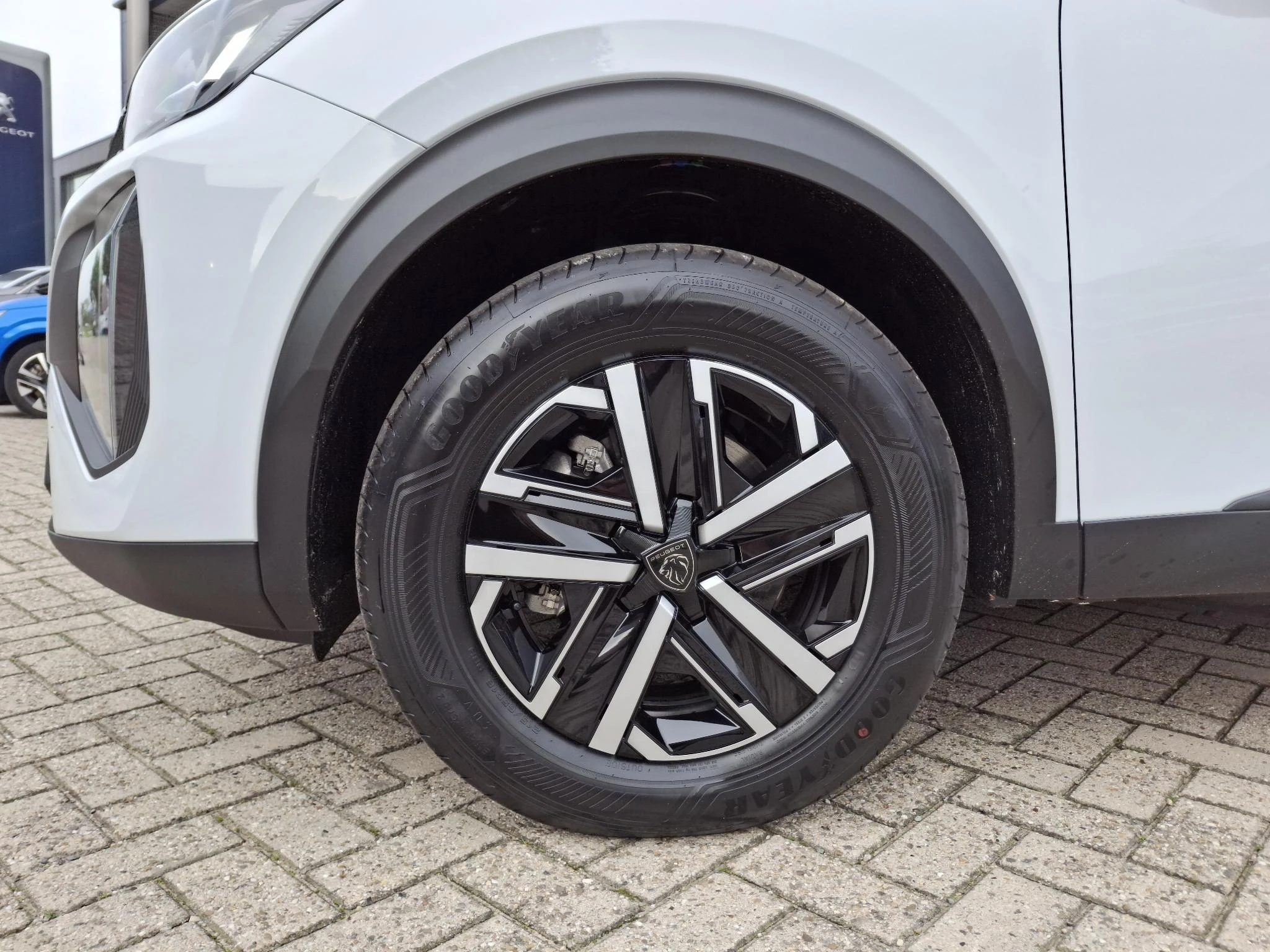 Peugeot-2008-image-1
