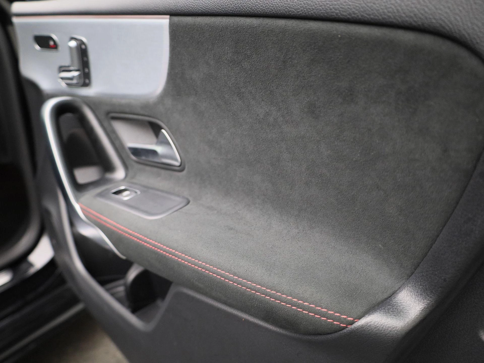 Mercedes-Benz A-Klasse 180 Aut. AMG Business Solution