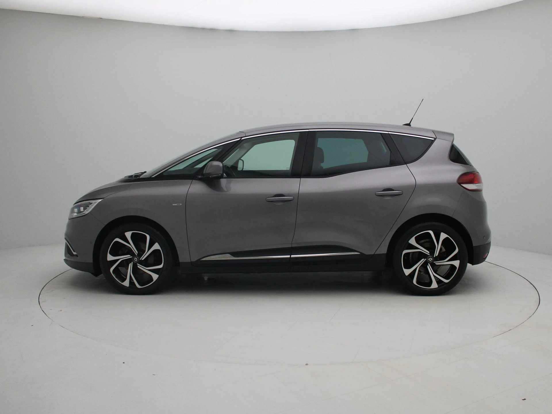 Renault-Scénic-image-3