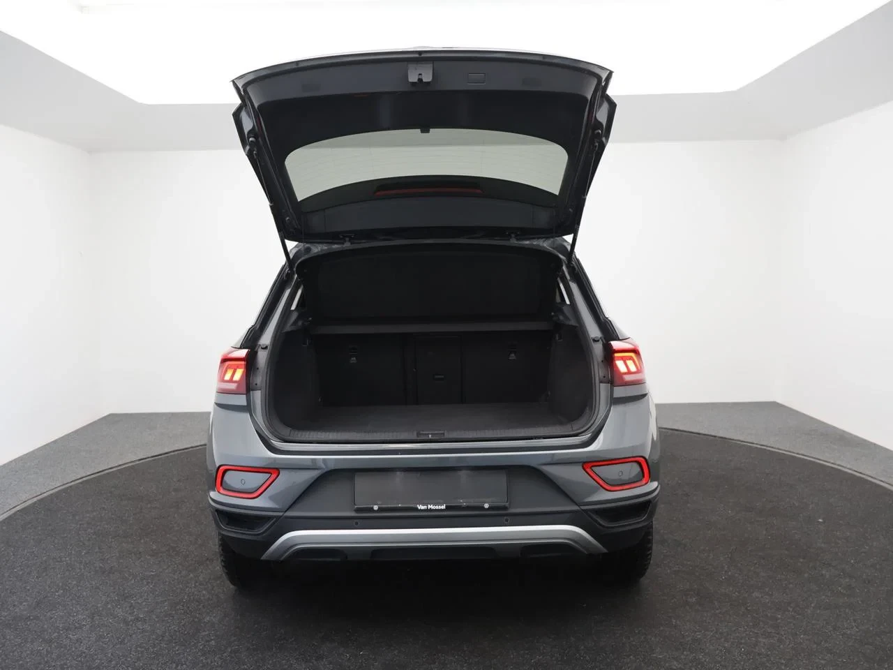 Volkswagen-T-Roc-image-25